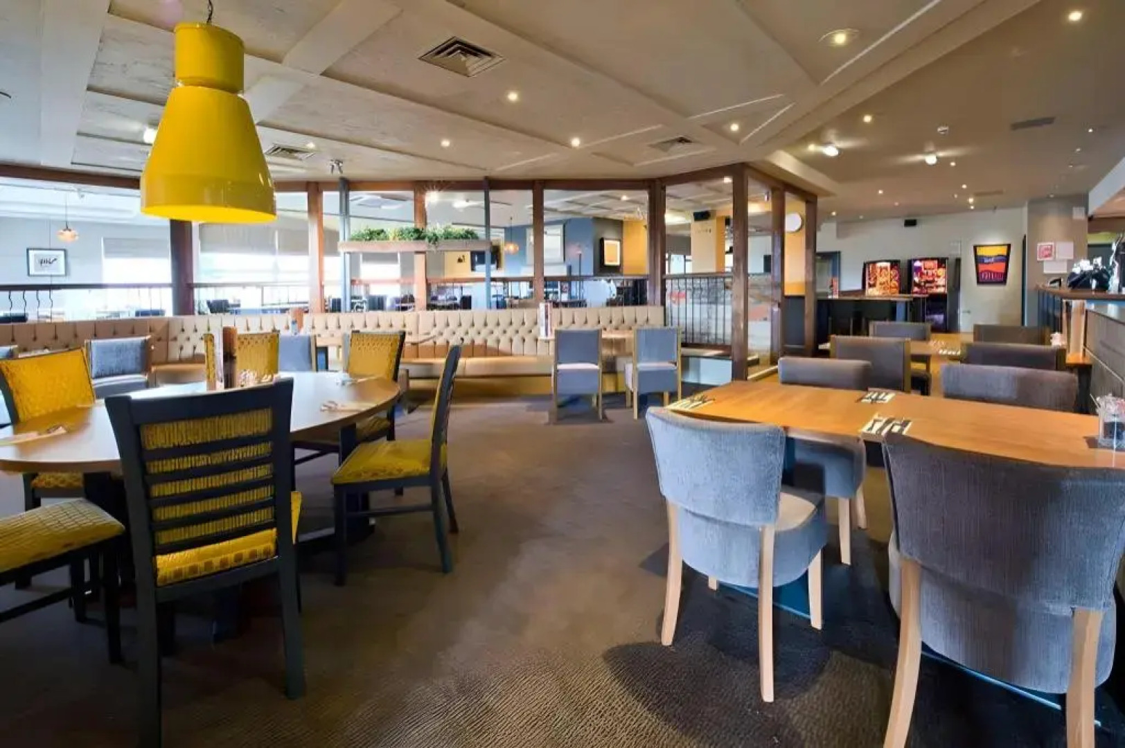 Premier Inn Livingston (M8/J3)