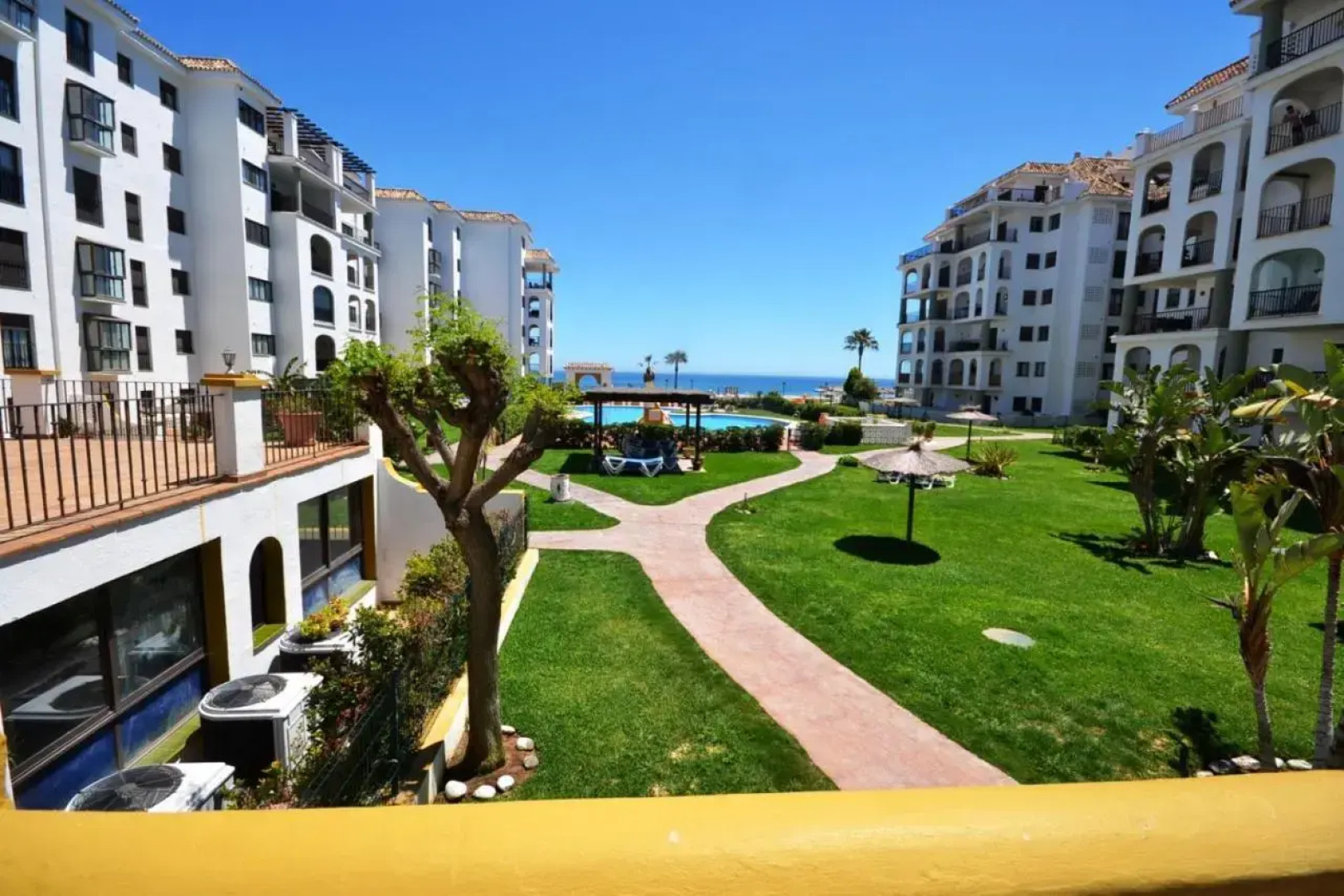 Marina Duquesa Apartment