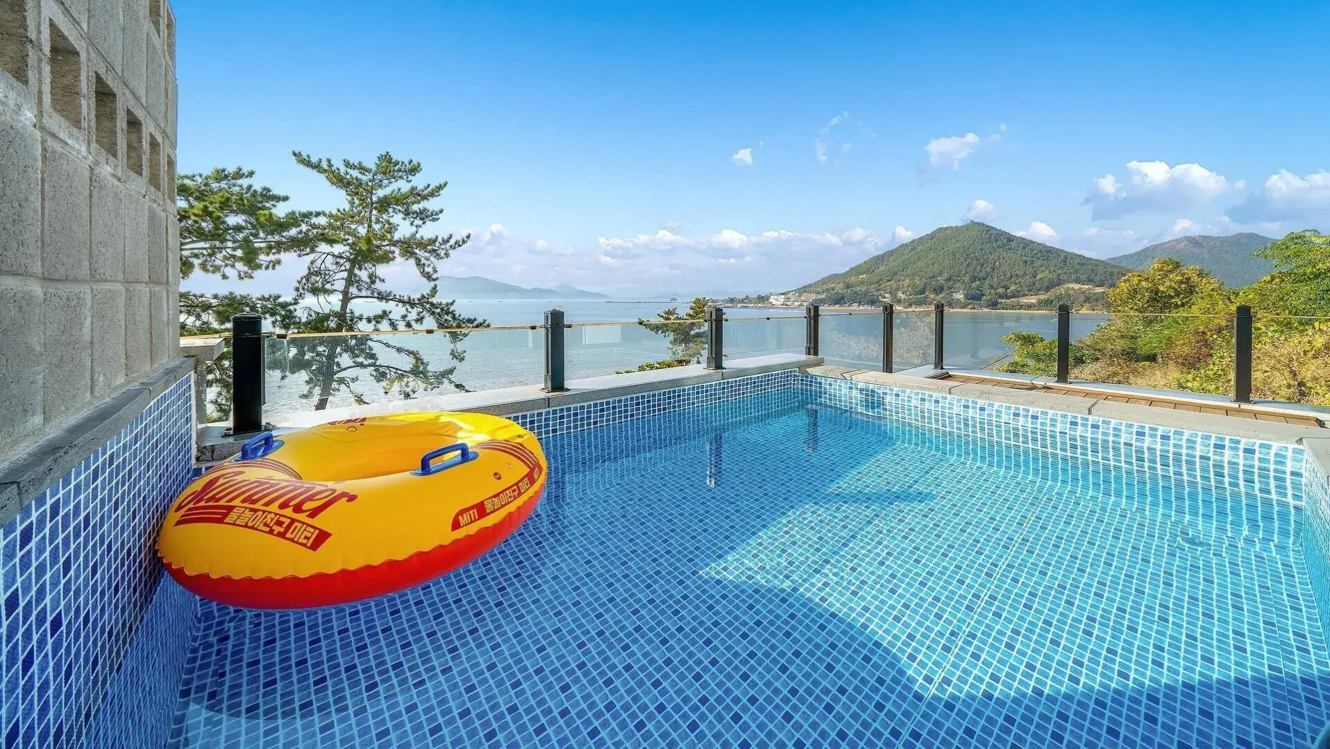 Yeosu Fisterra Spa Poolvilla