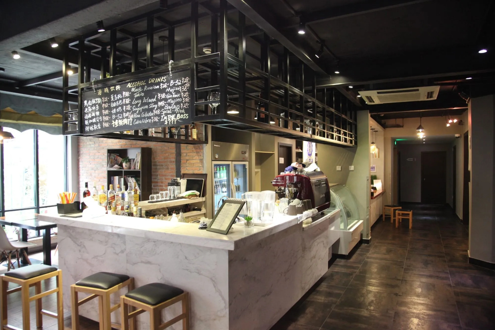 Fish Inn East Nanjing Road