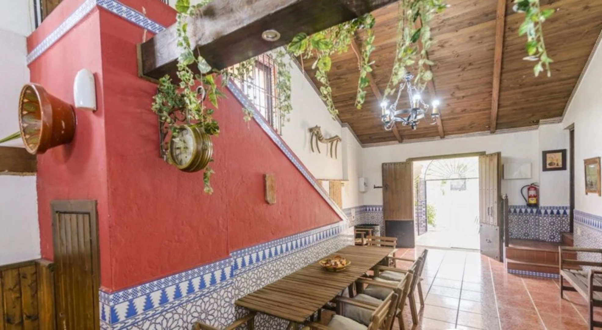 Cadiz 100810 4 Bedroom Holiday home By Mo Rentals