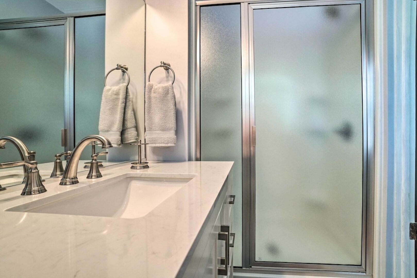 Hayesville Lake Getaway w/ Balcony & Mtn Views!