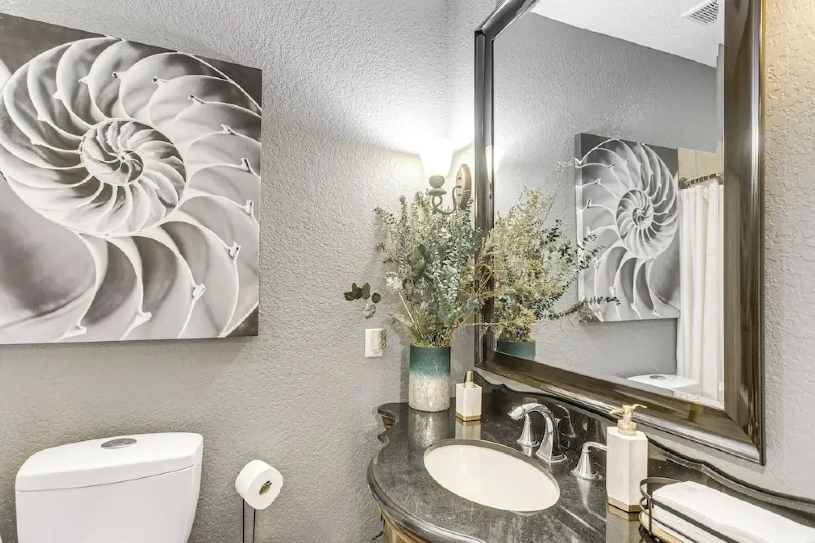 14 Mi to Jekyll Island: Luxe Brunswick Home