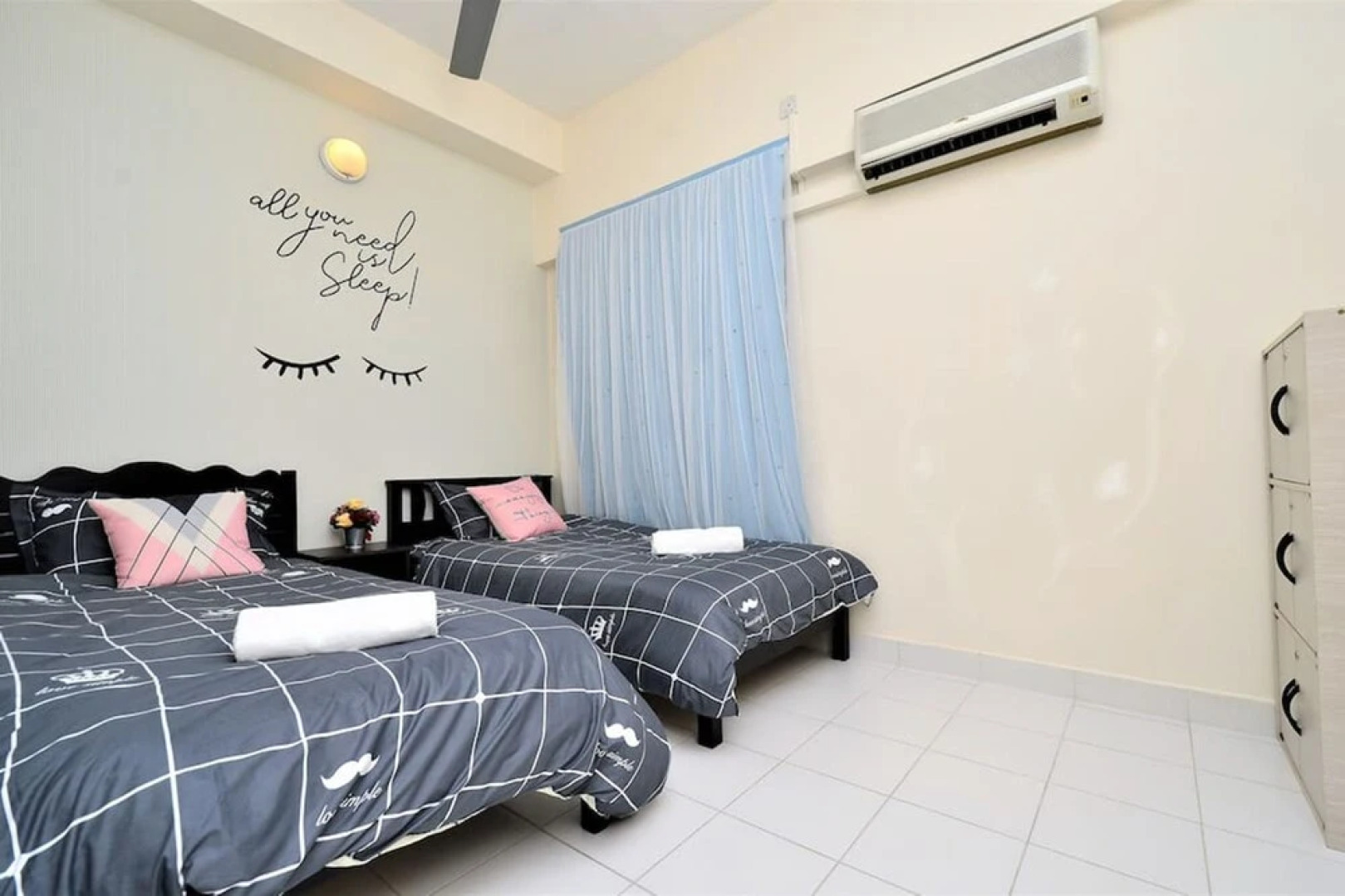 6-8 pax SetiaWalk 5min LRT Cozy Apartment Puchong