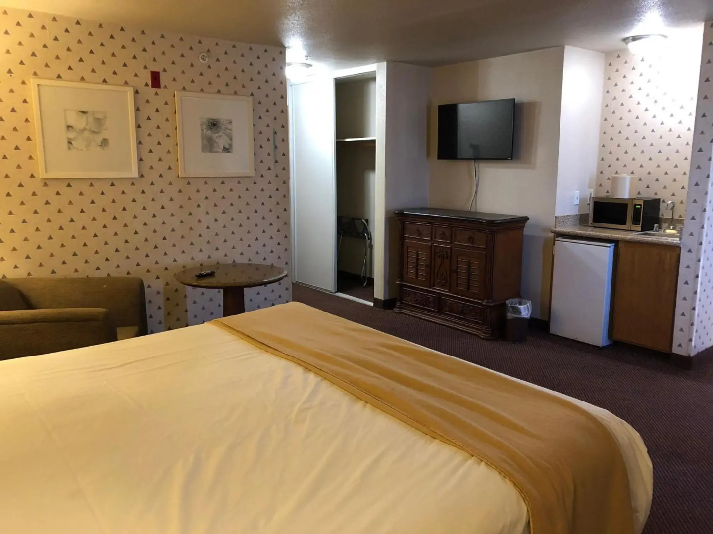 Sunrise Inn Hotel