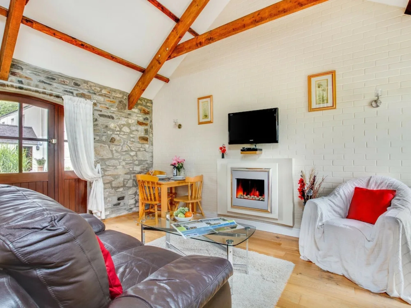 Charming Holiday Home in Haverfordwest With Meadow View