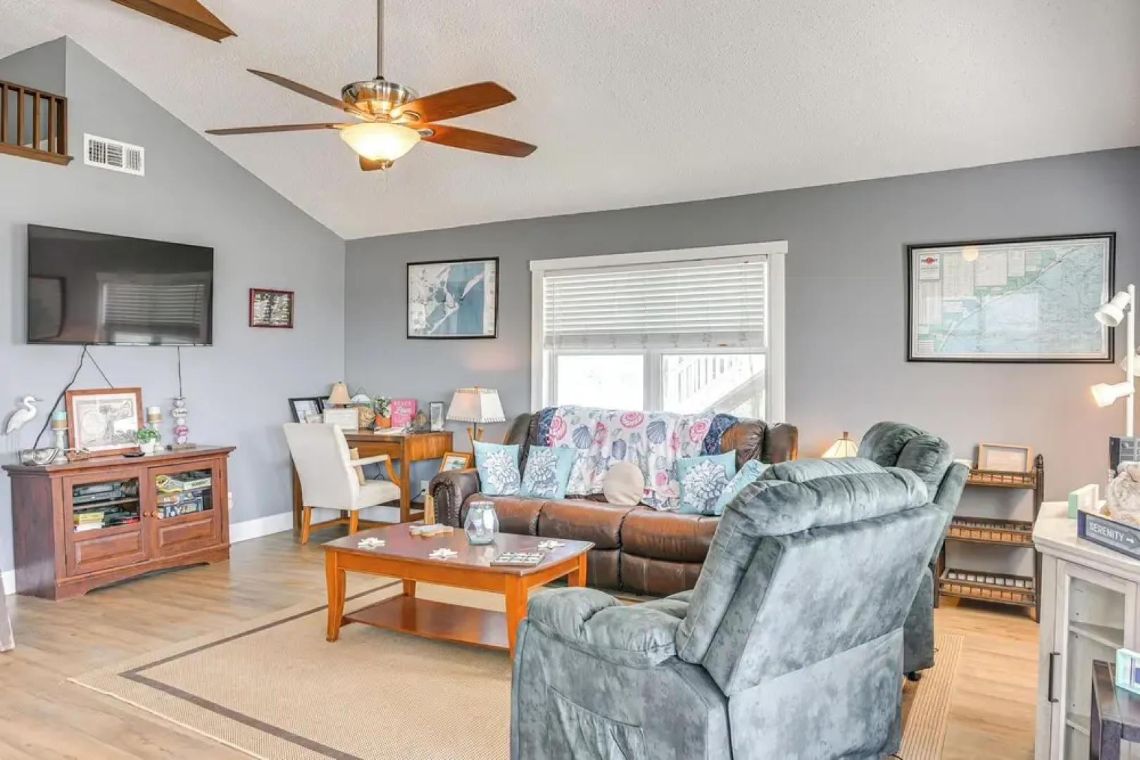 Walk to Beach: Family Getaway By San Luis Pass!