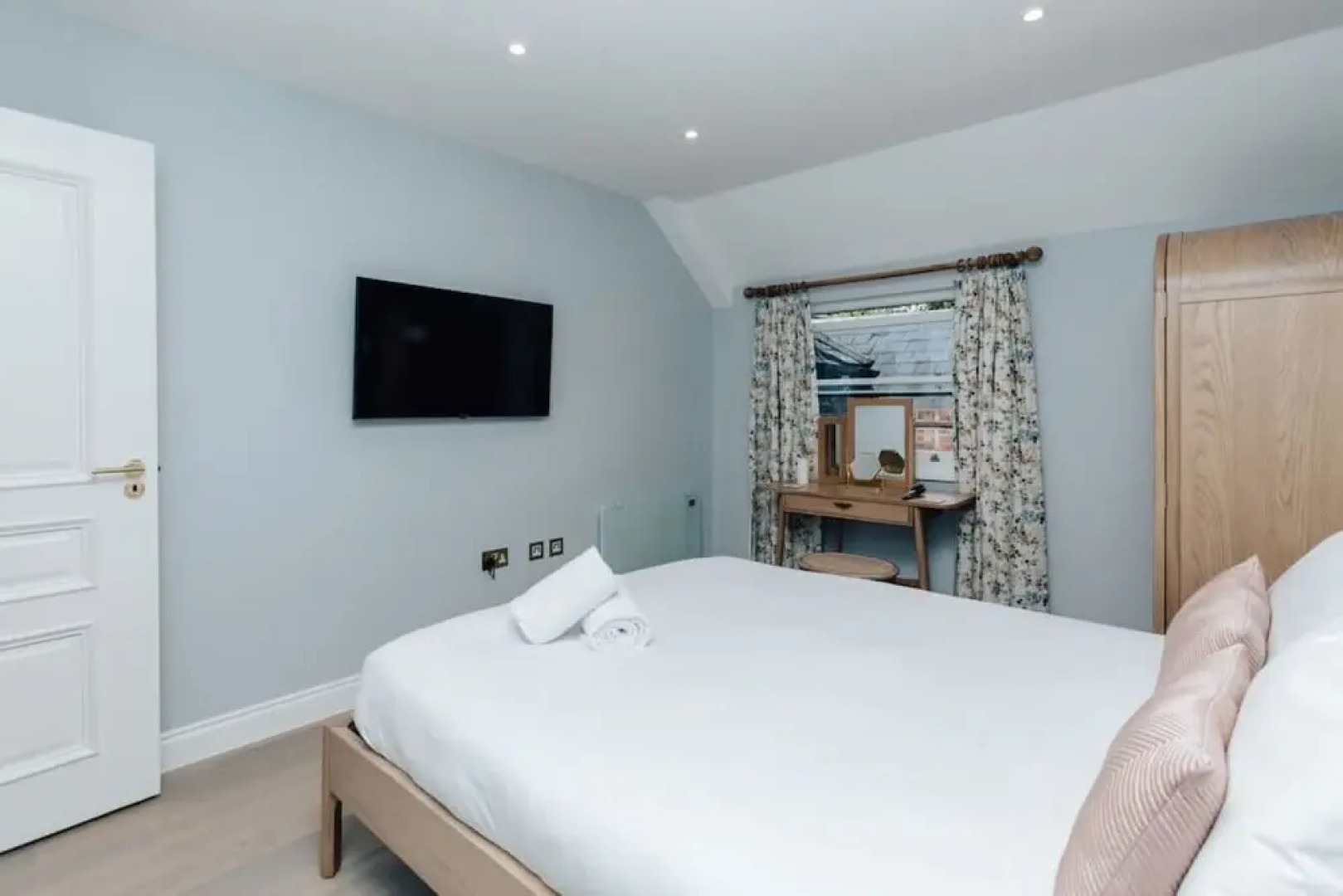 The Duke - One Parking Space