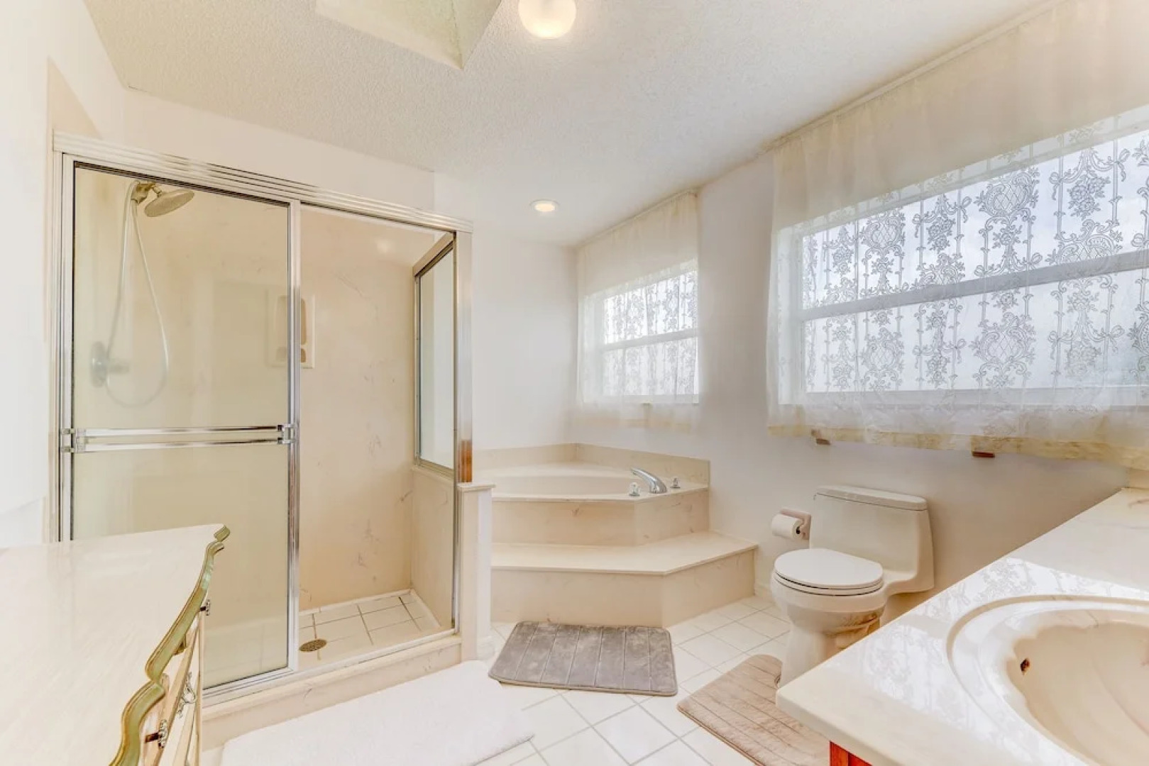 Castle by the Sea by Vtrips