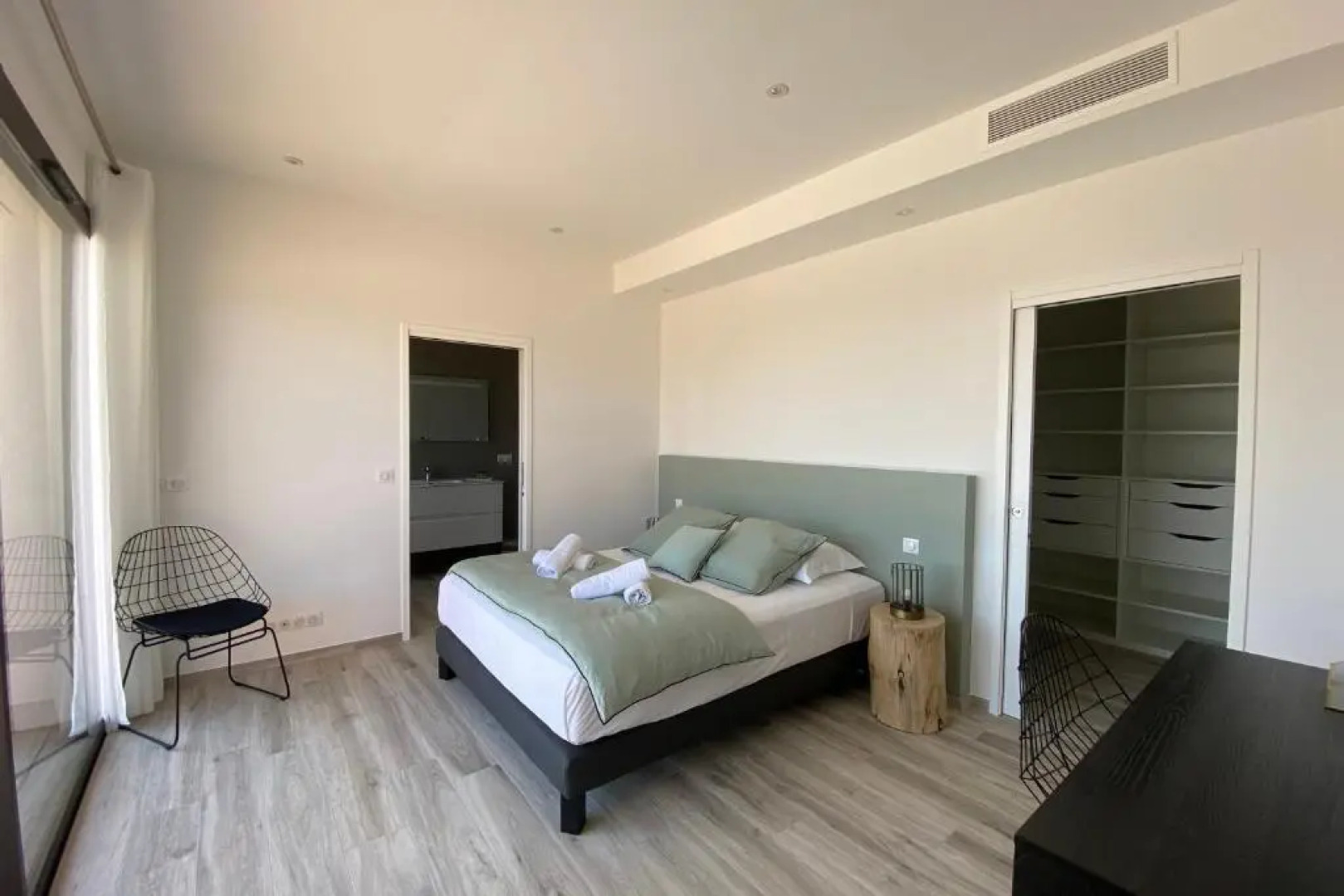 M2 Splendide villa de haut standing 12 pers piscine chauffée vue mer