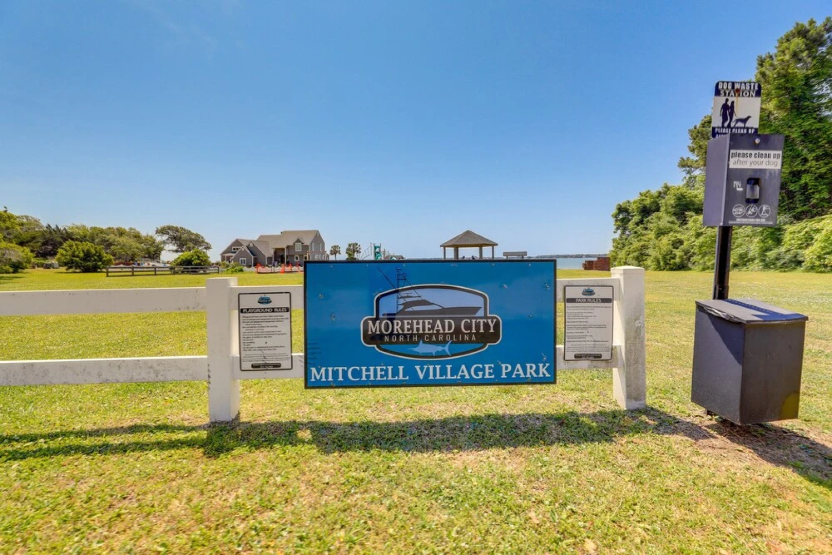 Well-equipped Morehead City Home ~ 5 Mi to Beach!