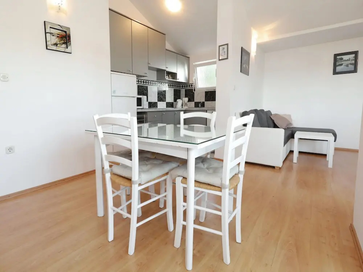 Dajana-with Pool and sea View