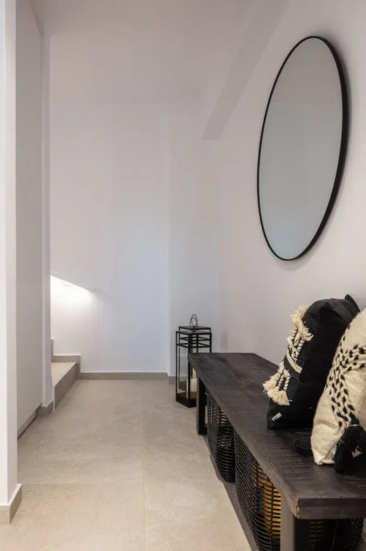 Akonizia Luxury House - With Private Swimming Pool