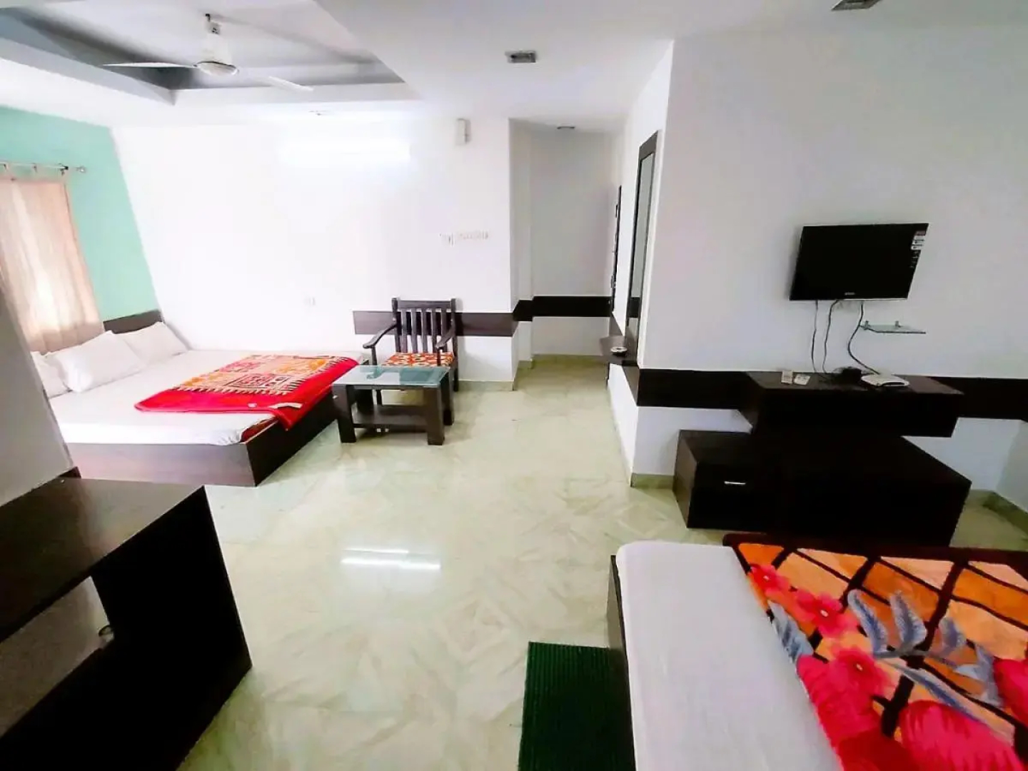 STAYMAKER Chakra Nayan Tara Sonu Inn