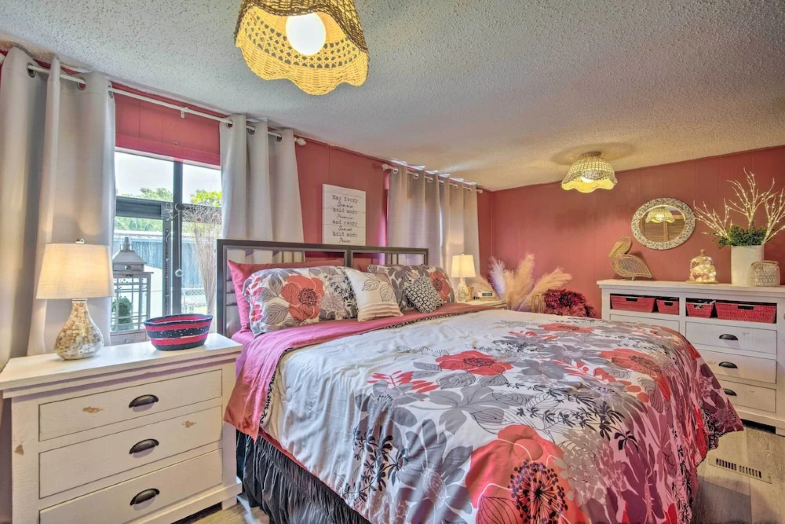 Homosassa Retreat w/ Sunroom & Canal Views!