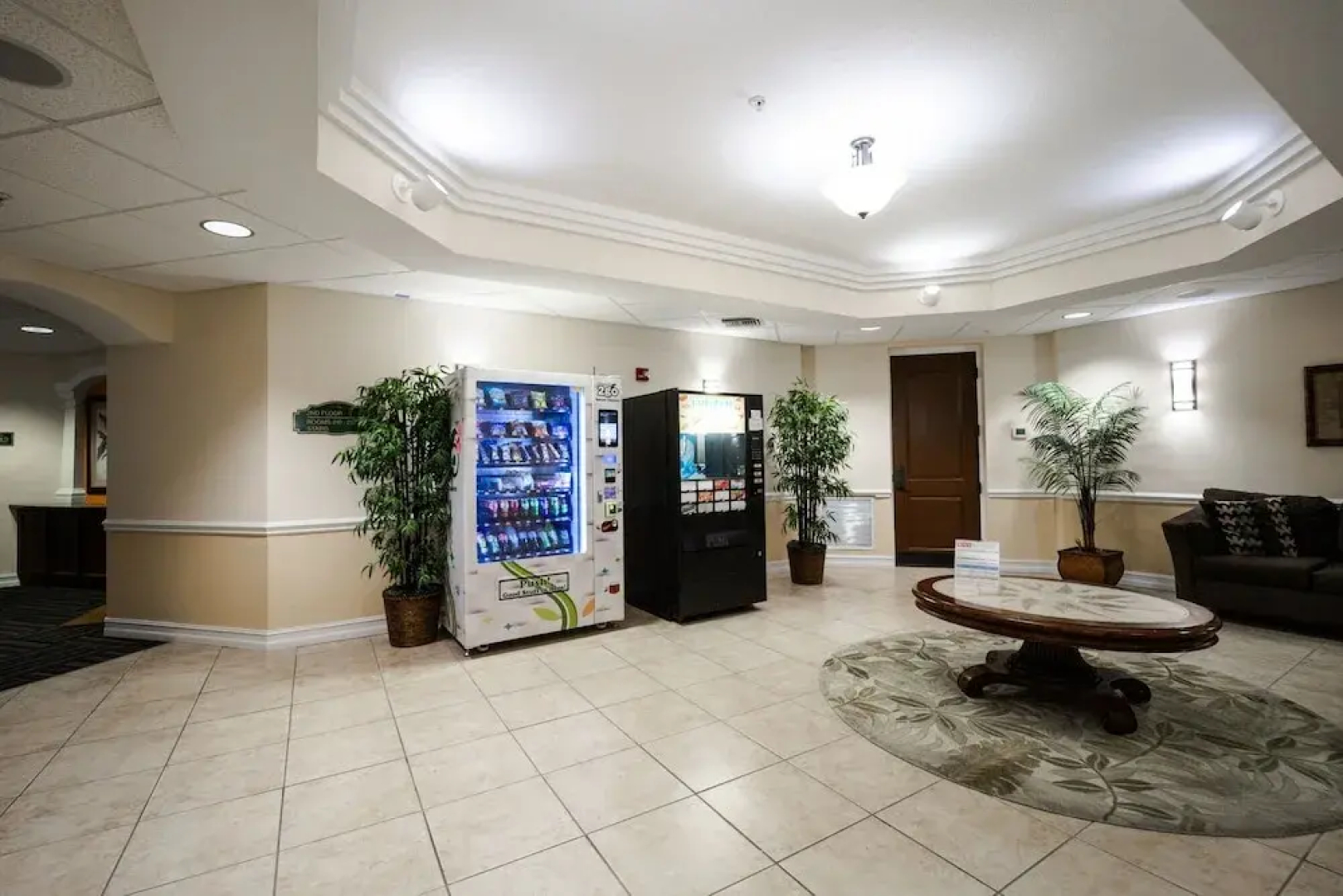 2 bedroom Tampa Condo at Private Golf Course 2 Condo by RedAwning