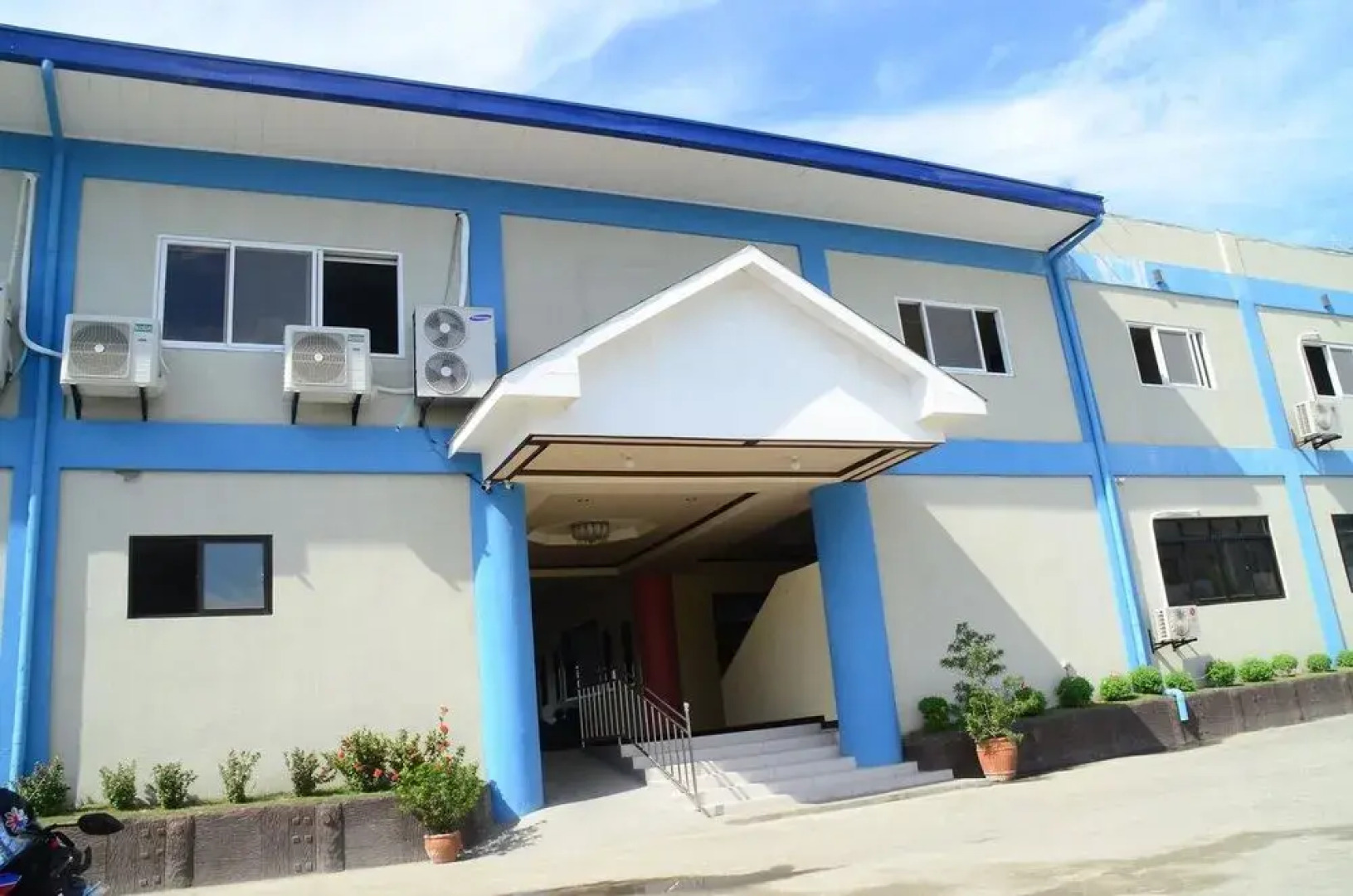 S.R Paradise Beach Resort Hotel