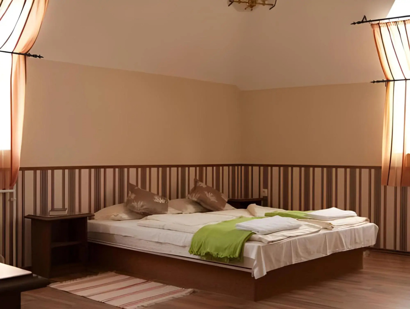 Central Borhaz Etterem Es Panzio