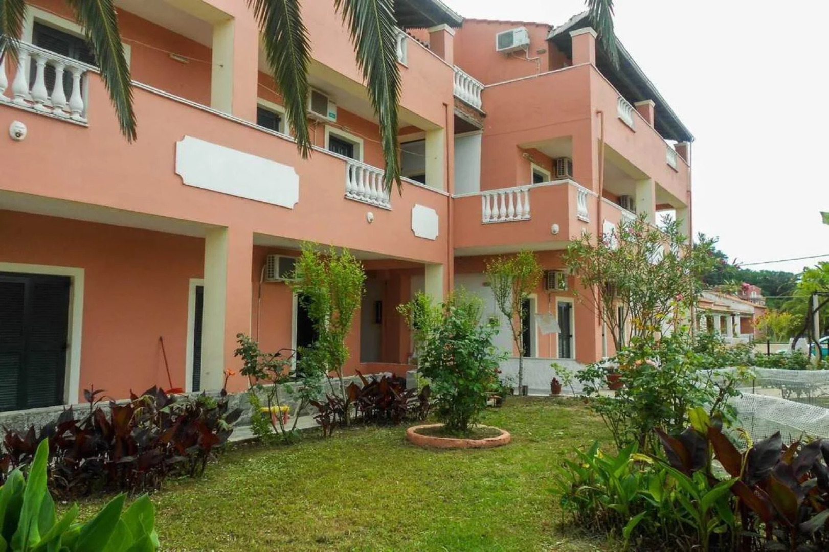 Katerina Studios & Apartments