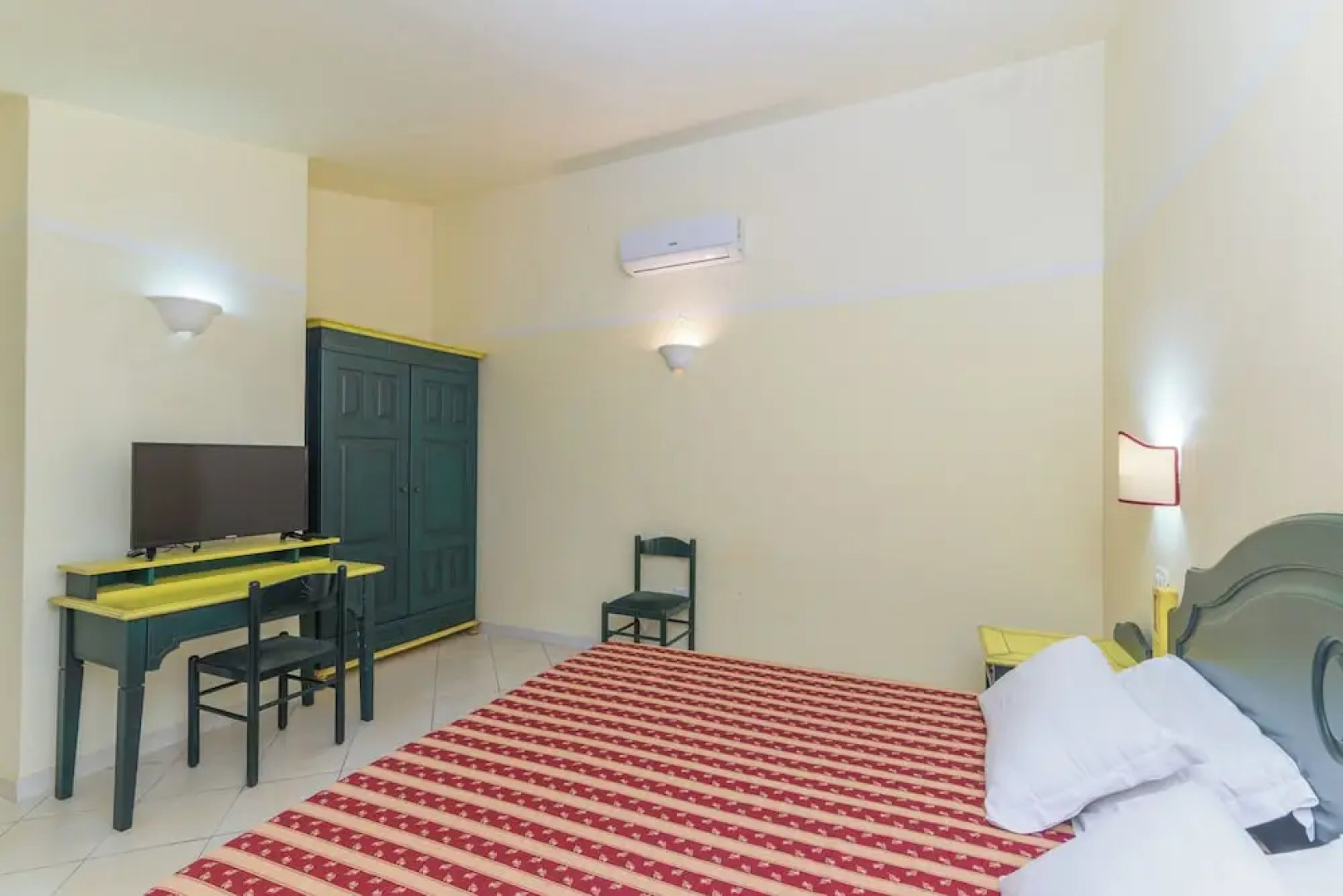 1 Ala Birdi Cottage 150m From The Beach