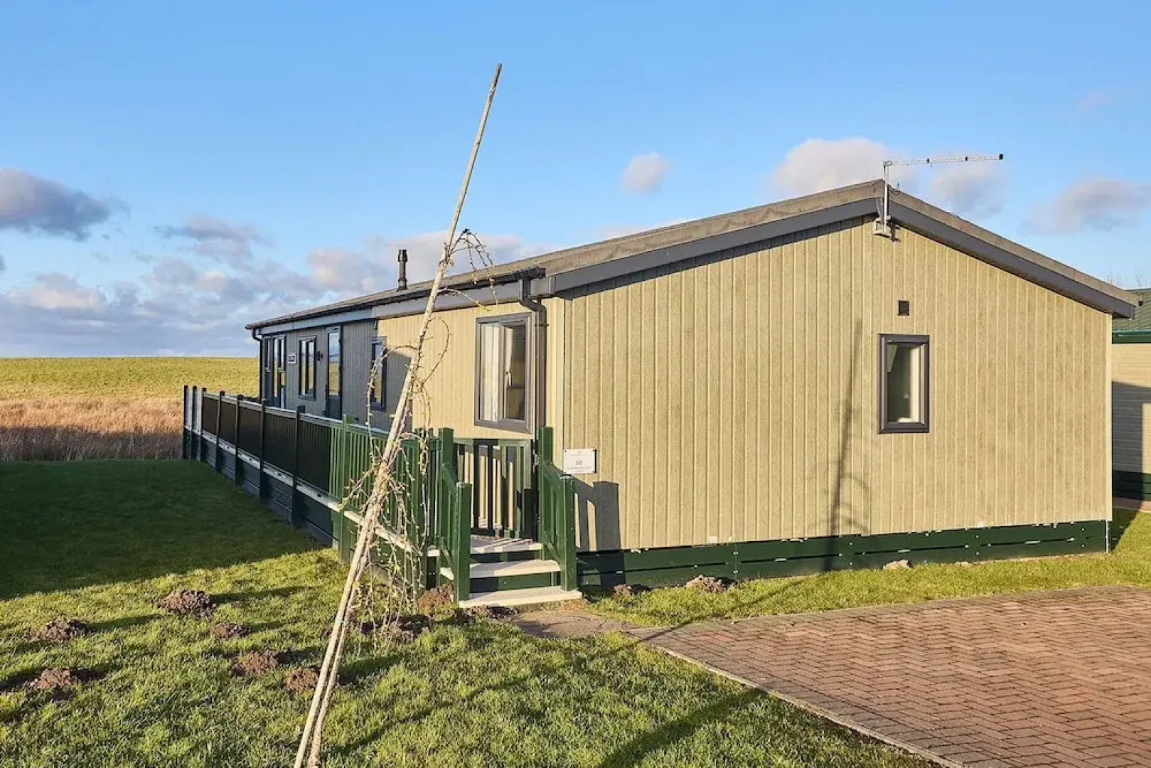 Host Stay Juniper Deluxe Lodge