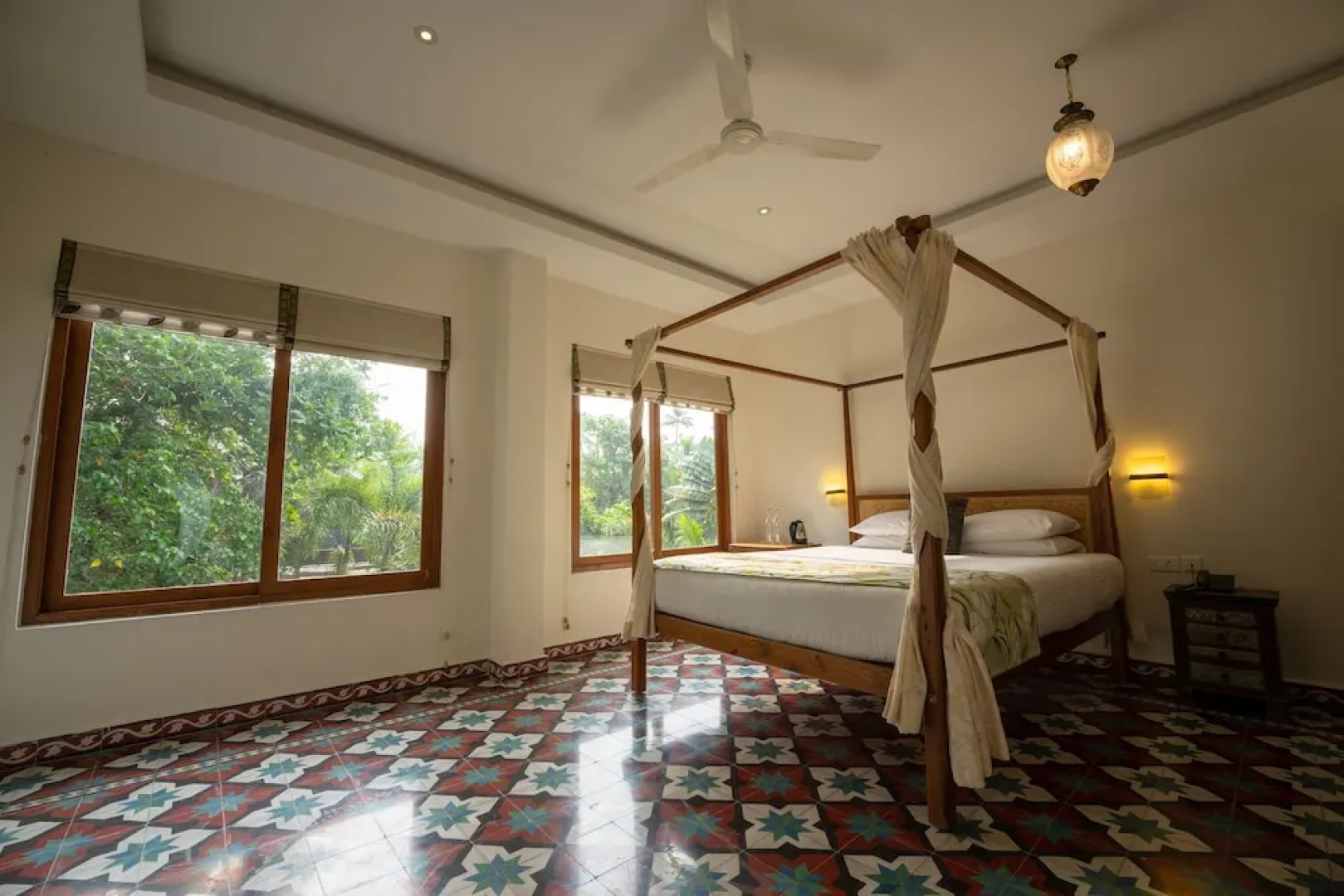 Pathiramanal Villa, Alappuzha