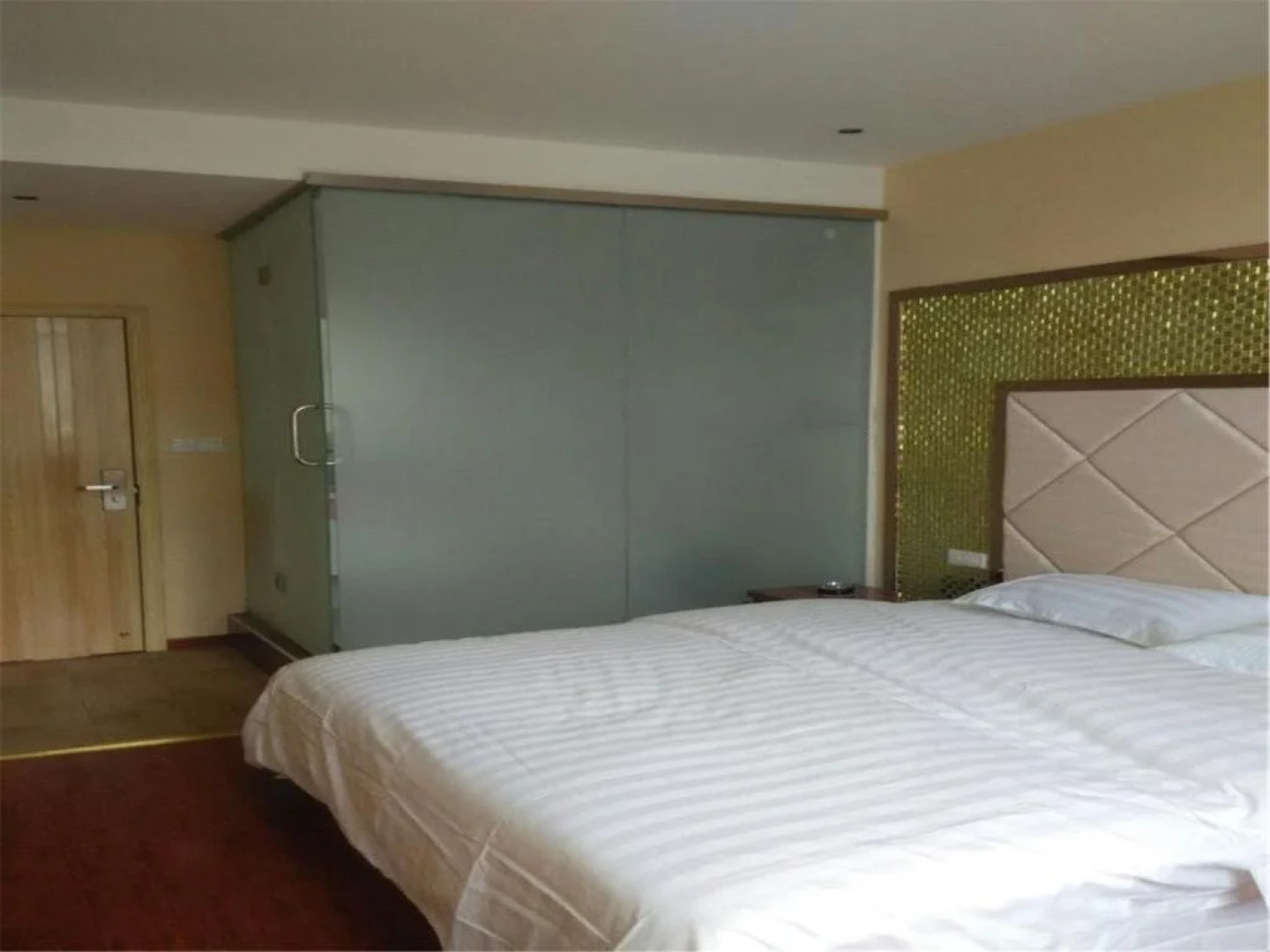 Langzhong Jixing Inn