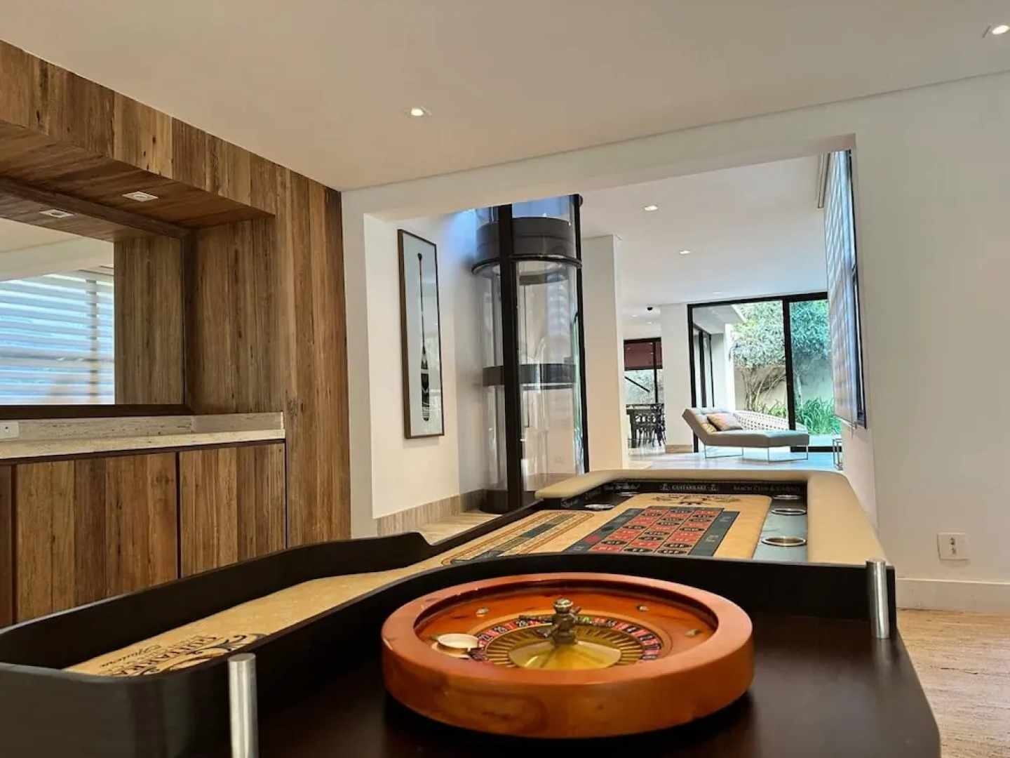 Mans o 6 Suites Riviera