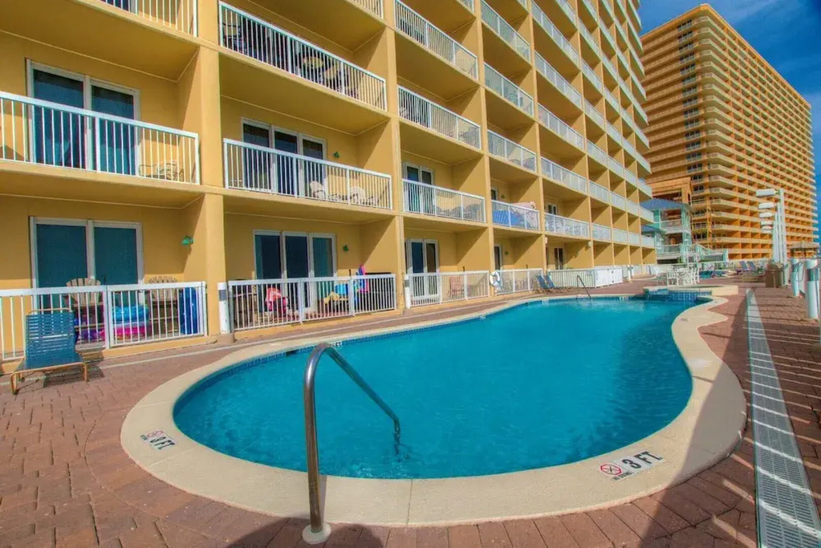 Corner Unit Right on the Sand, 2 Lagoon-style Pools, Spectacular Views