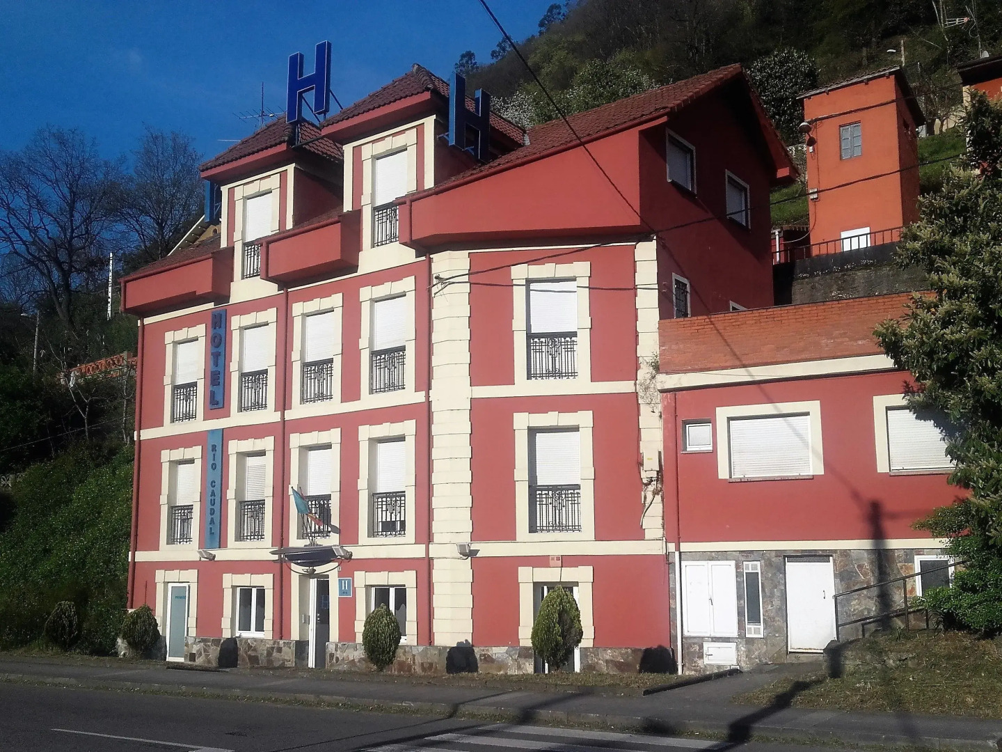 Hotel Rio Caudal