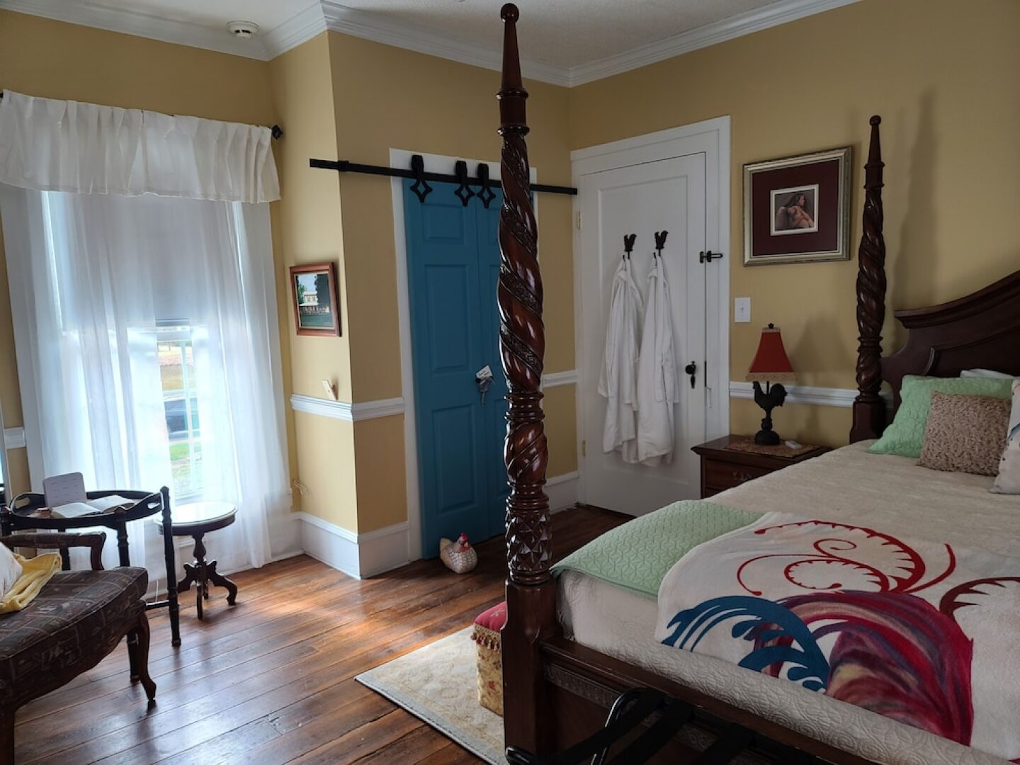 Silly Chickens Lodge B&B