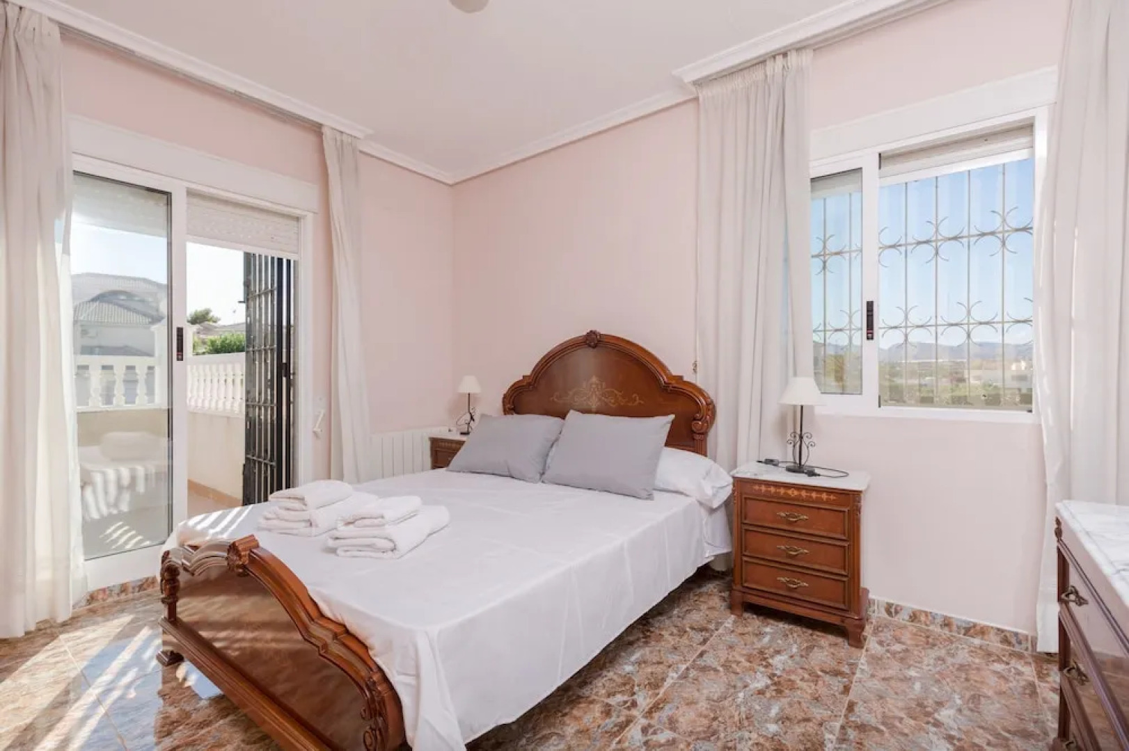 Fidalsa Villa Grand White House