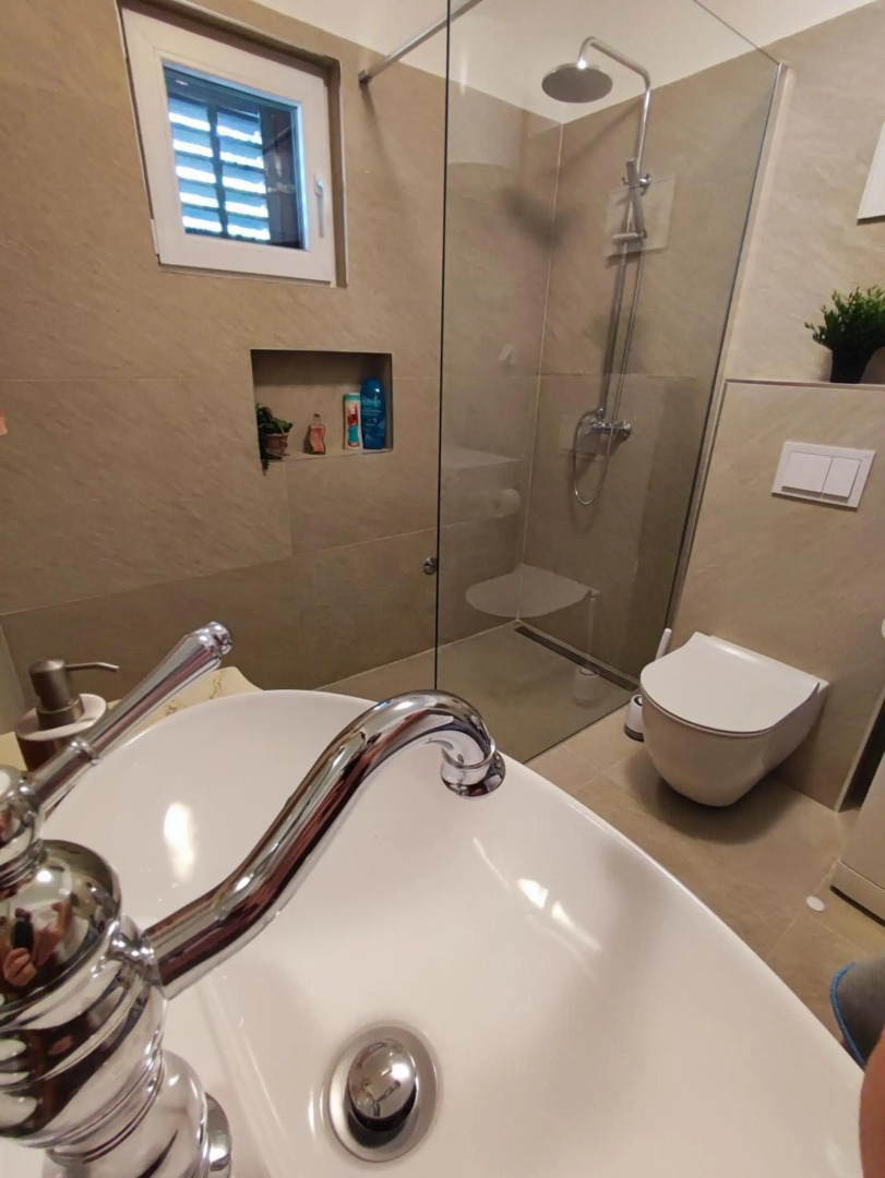 Apartment "King" Cesarica-Karlobag