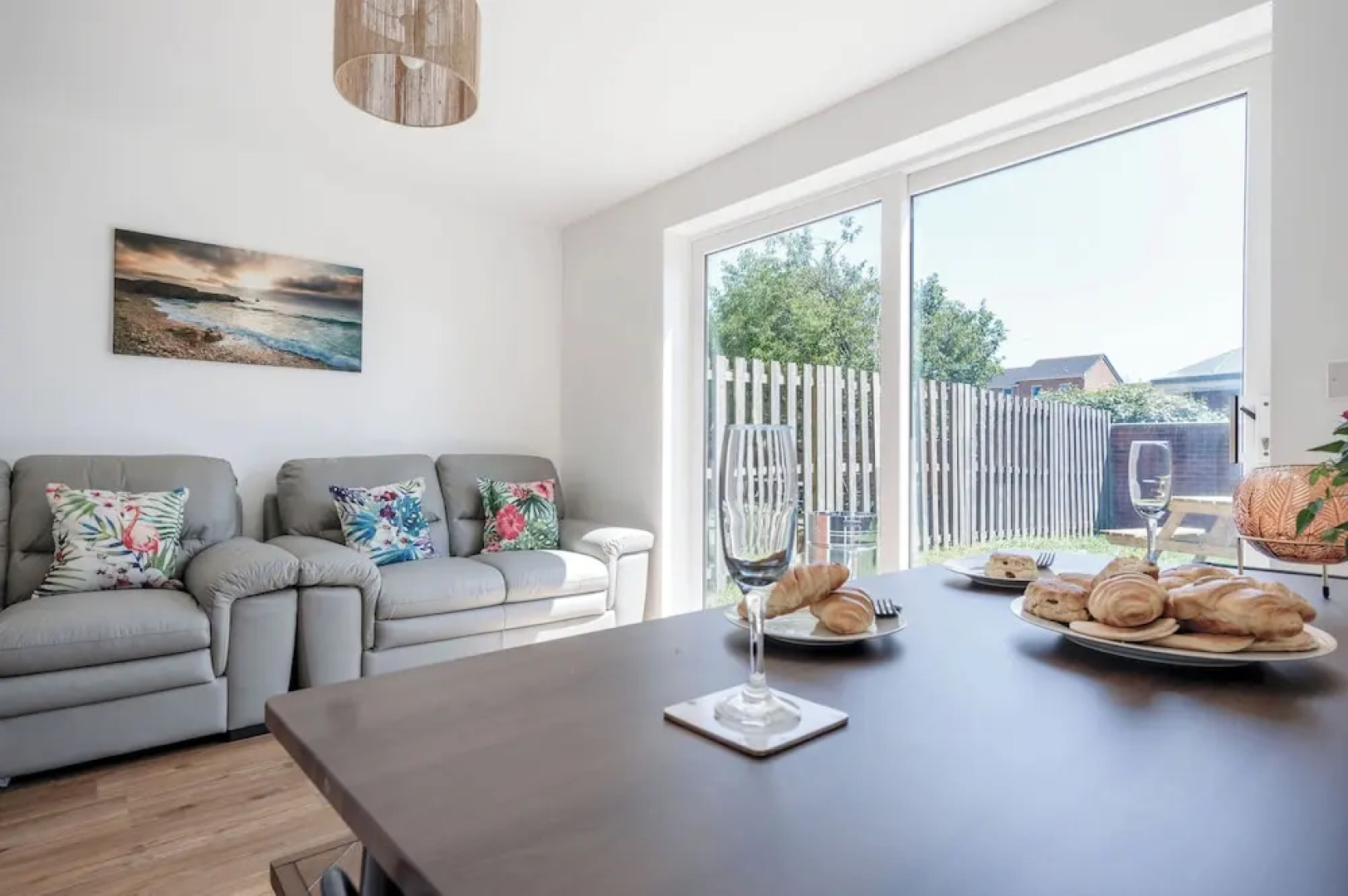 Swn Y Mor - 4 Bedroom - Llanelli