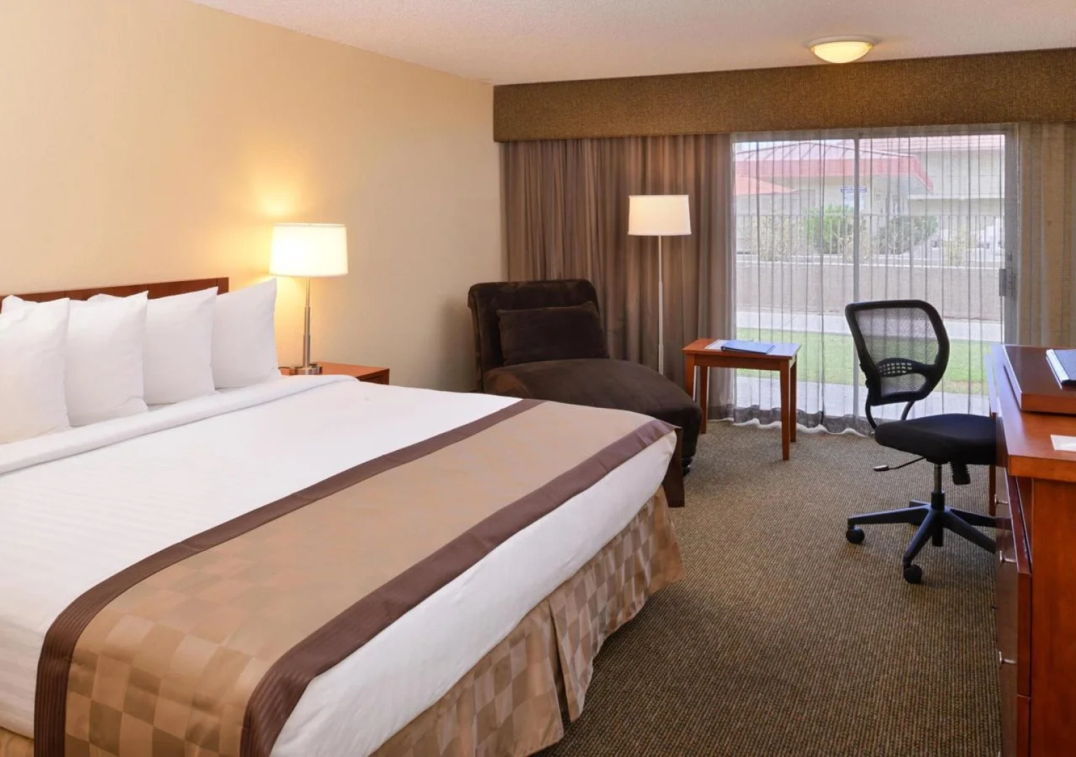 Extend-a-Suites - Phoenix Airport