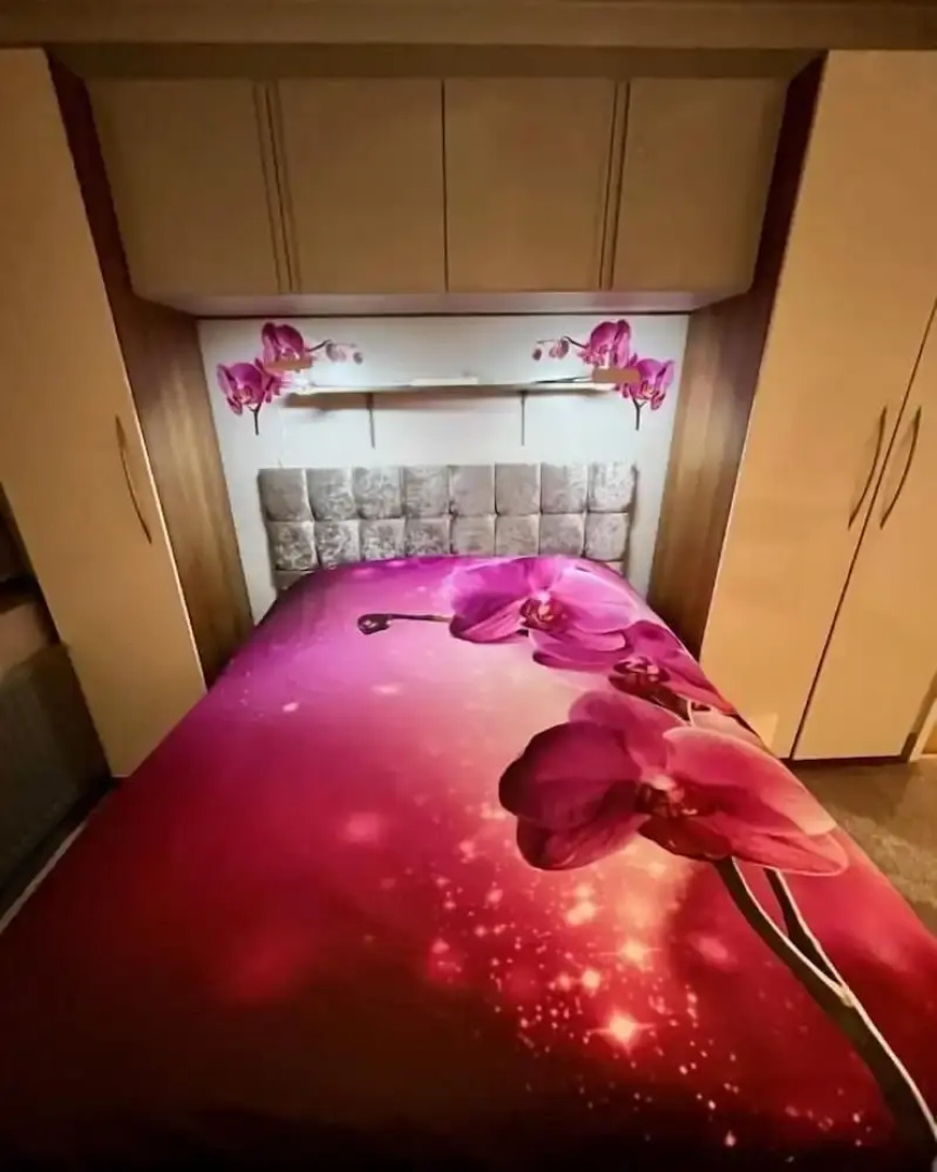 WILLOW RIDGE - a large country house with 3 rental rooms