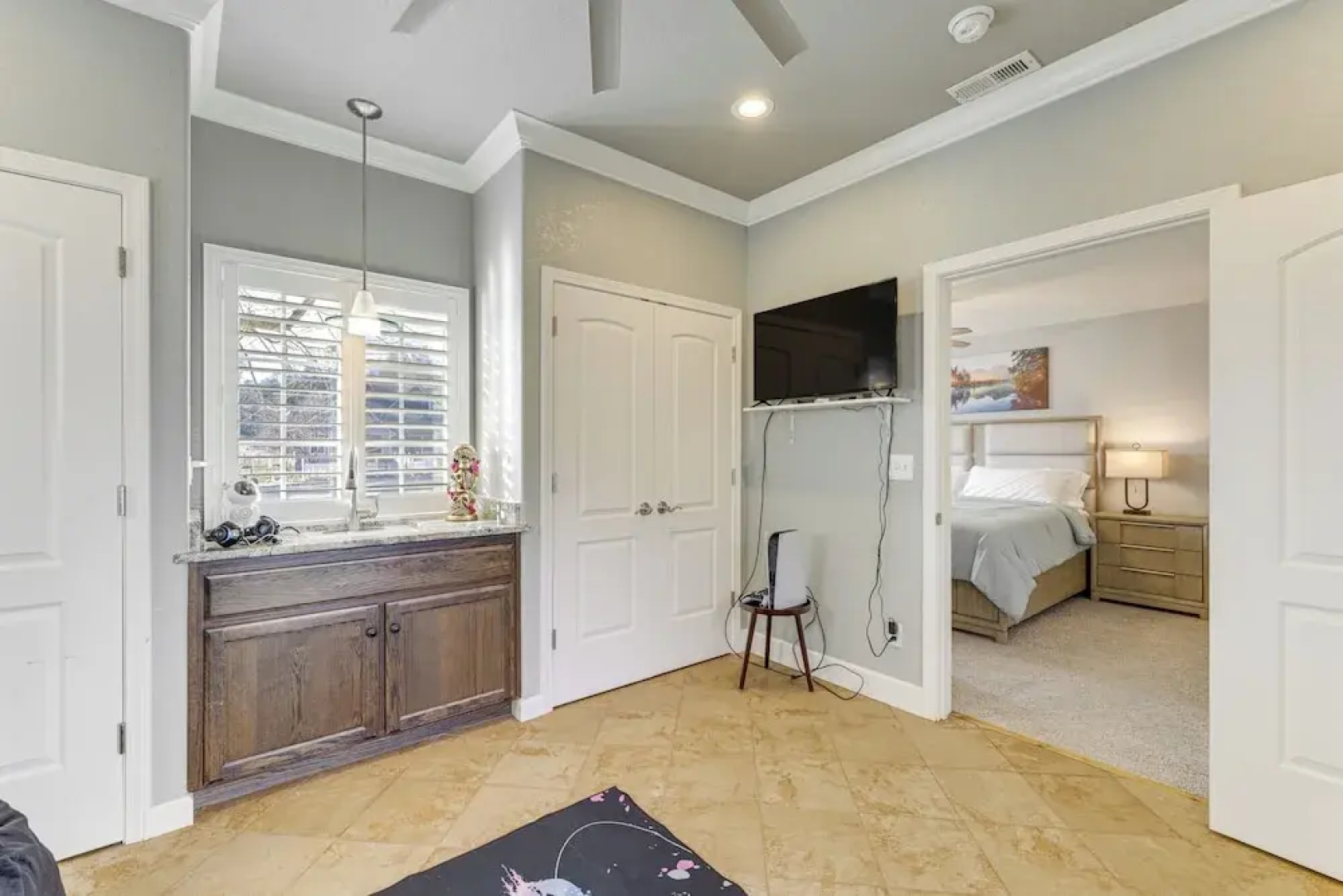 Walk Downtown: Remodeled Home in Murphys w/ Yard!