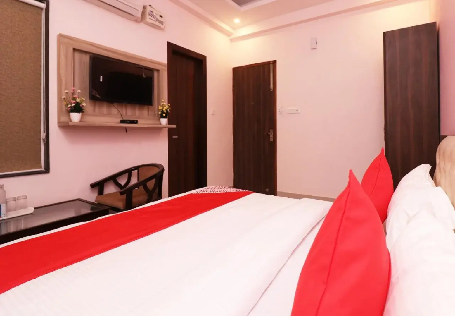 OYO 22356 Heaven Grand