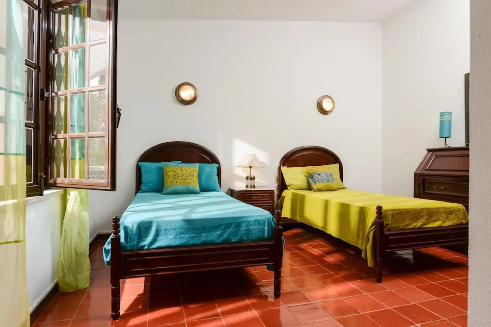 Villa With 2 Bedrooms in Corroios, With Private Pool, Enclosed Garden and Wifi - 5 km From the Beach