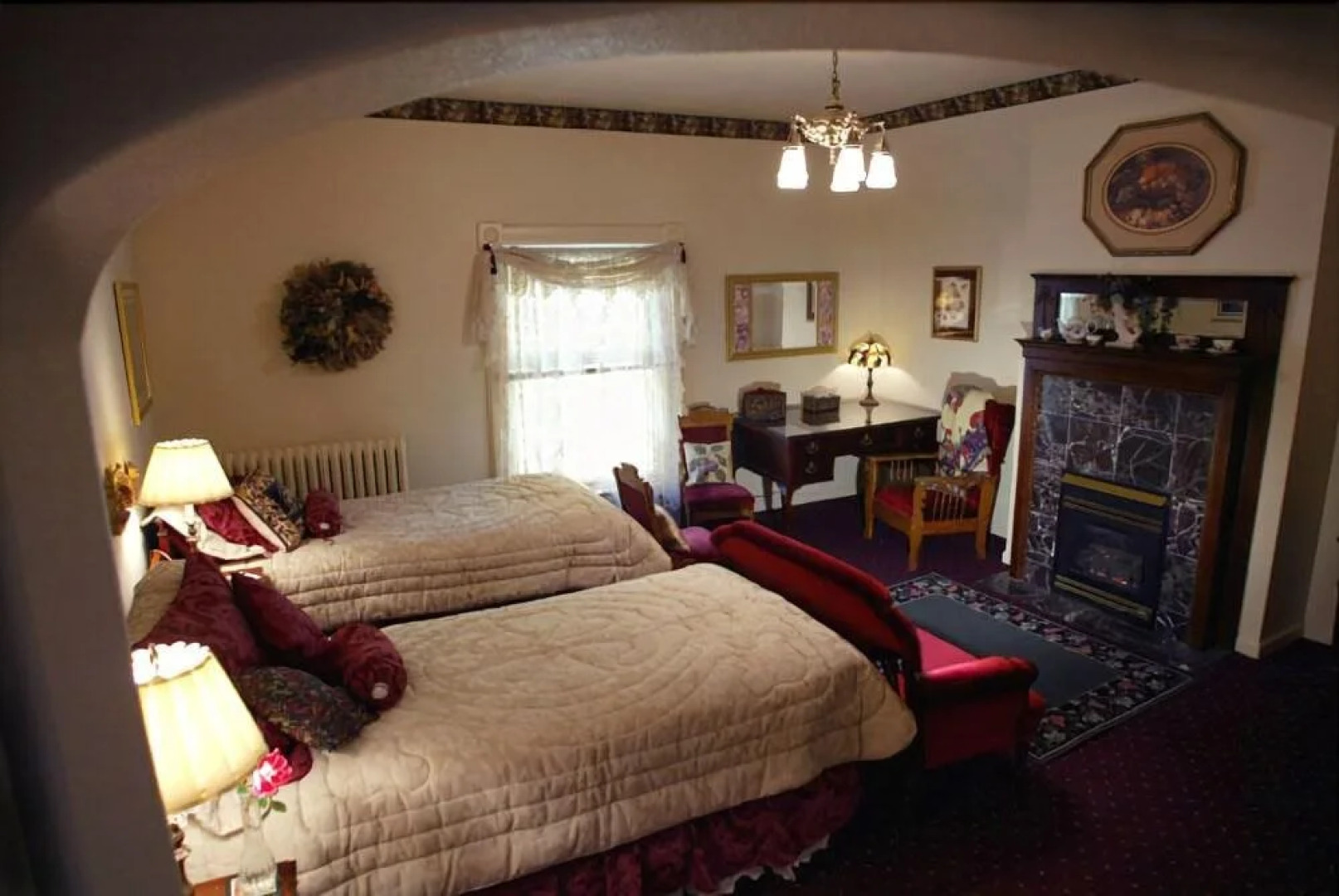 Thompson House Inn & Tea Room