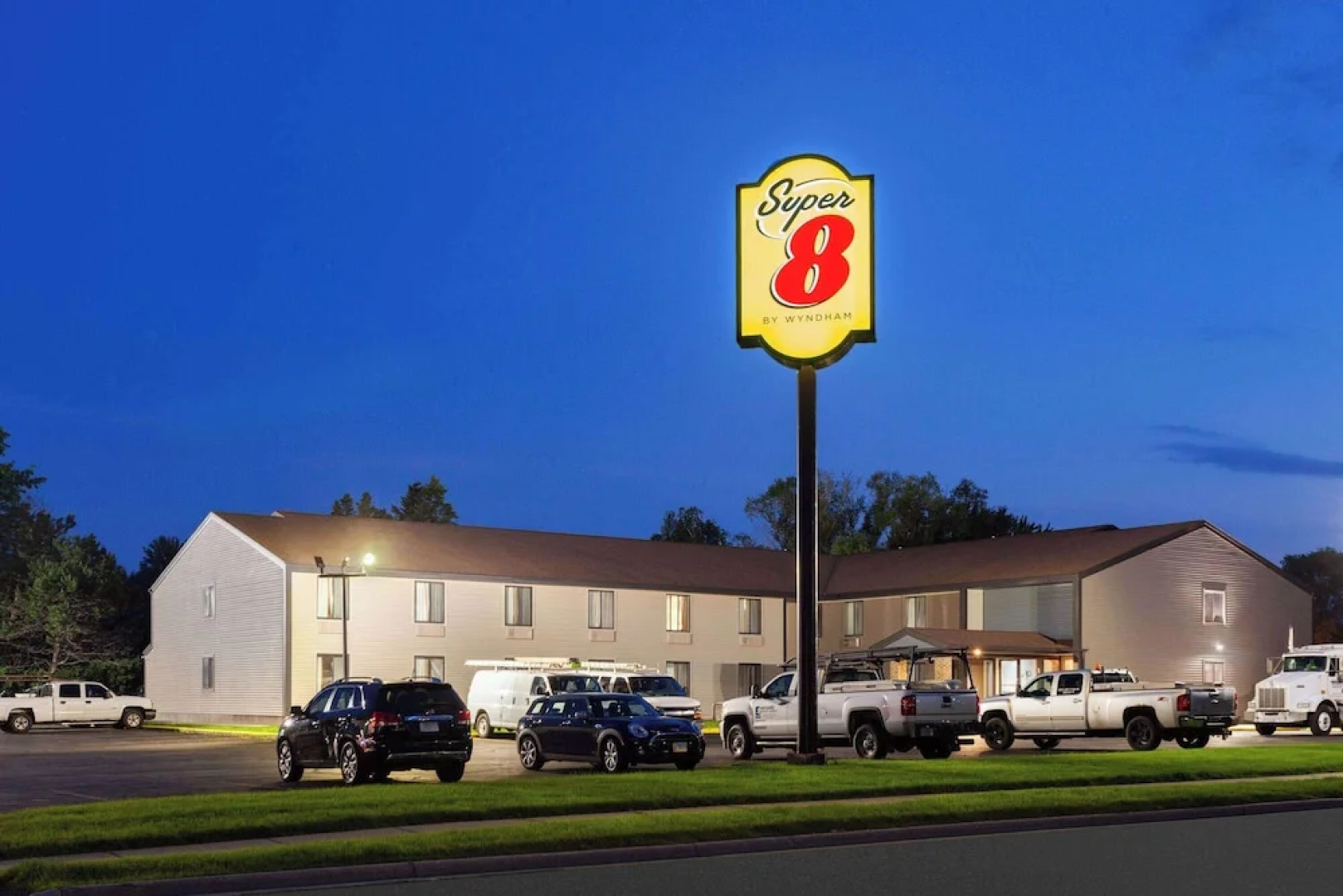 Super 8 Sun Prairie/madison E