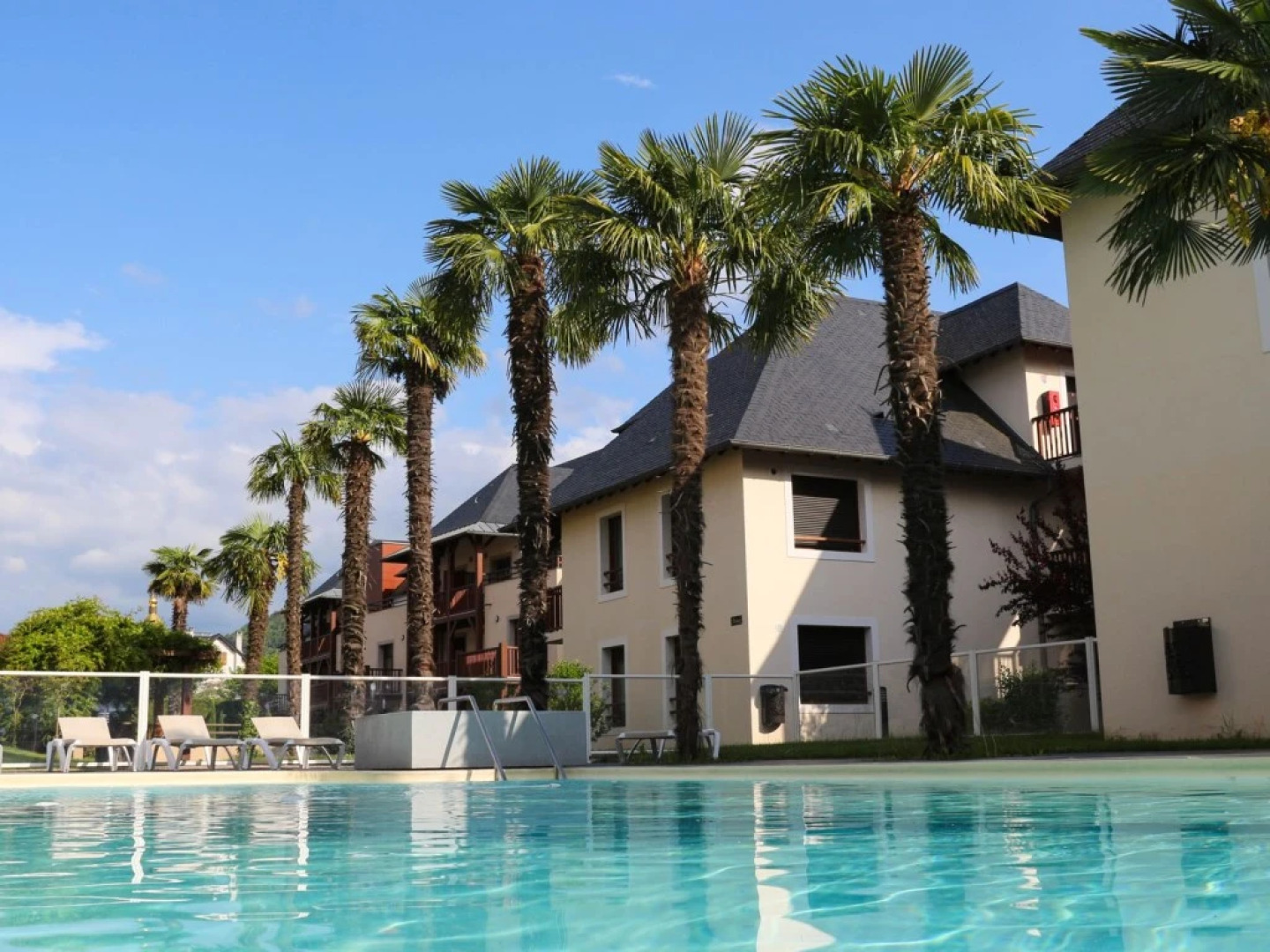 Zenitude Hotel & Residences L'Acacia