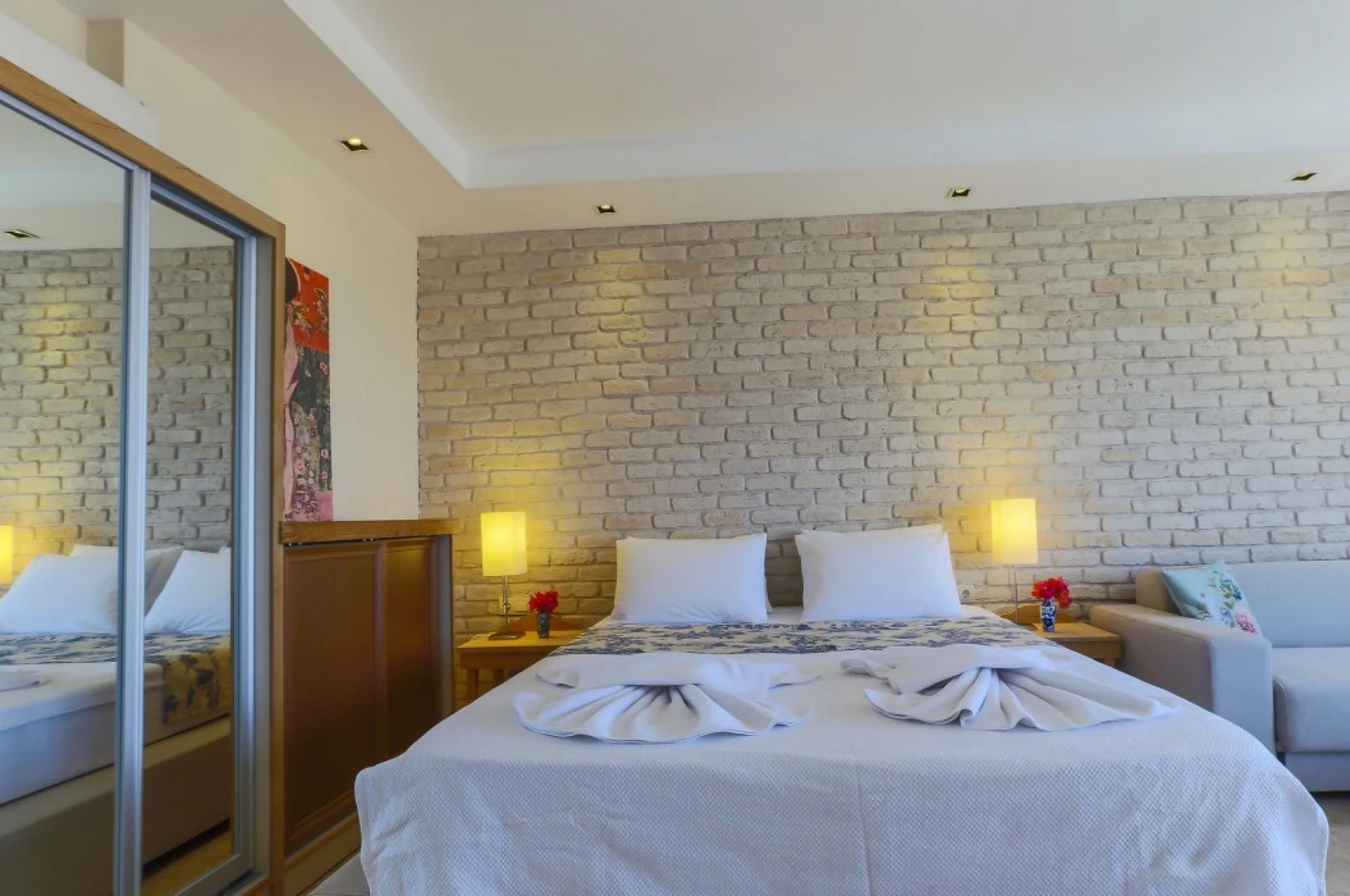 Saylam Suites