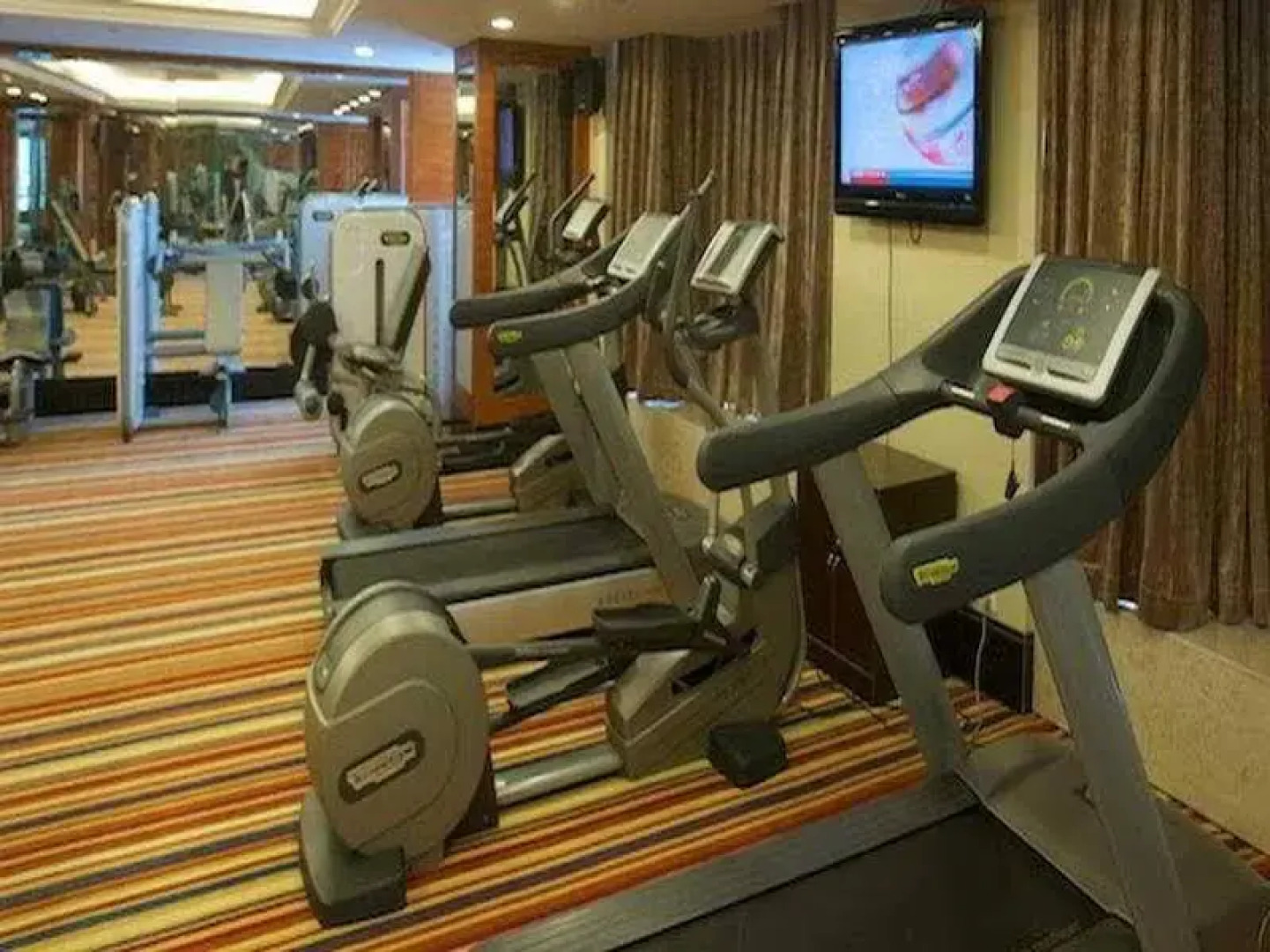 Howard Johnson Tech Center Plaza Hefei