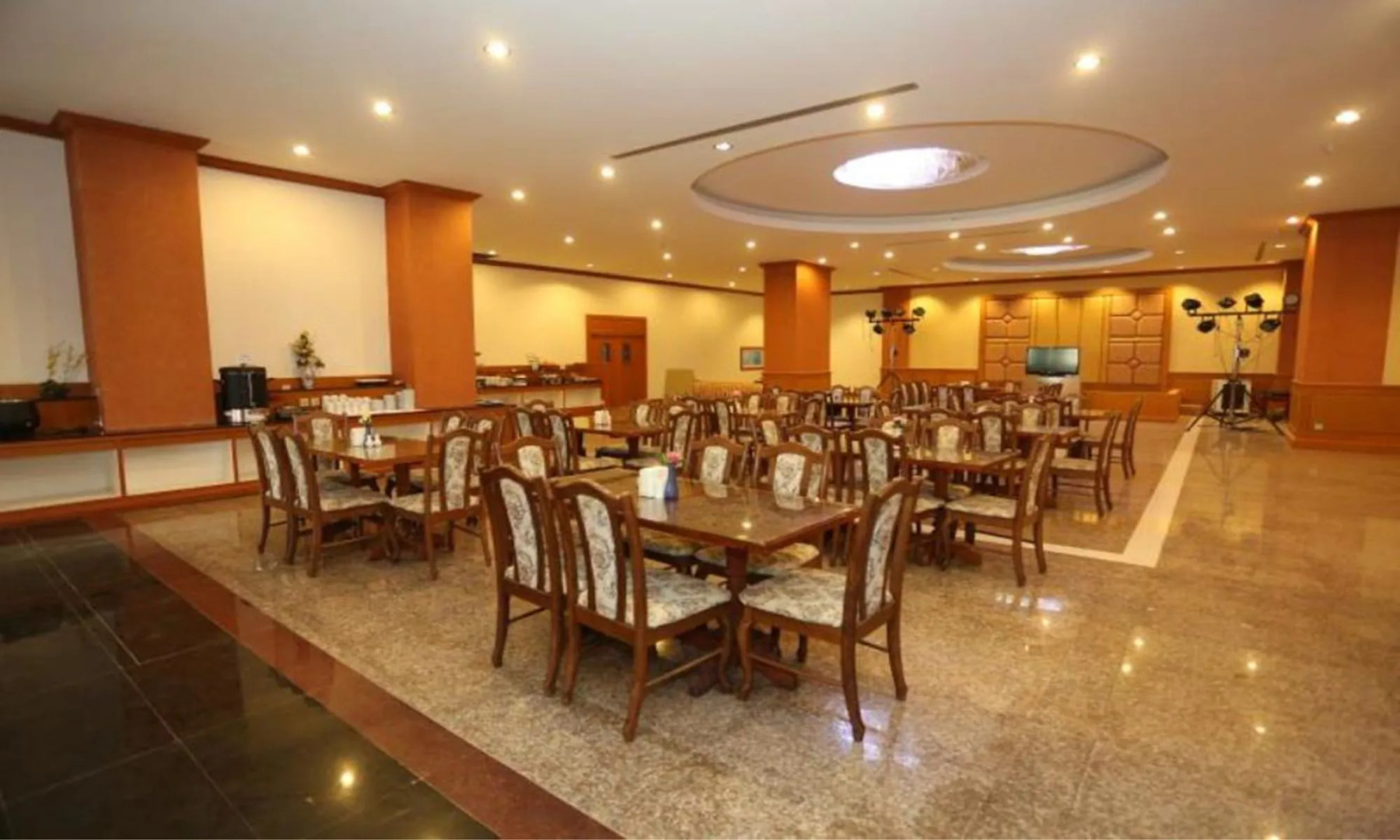 Arawan Riverside Hotel