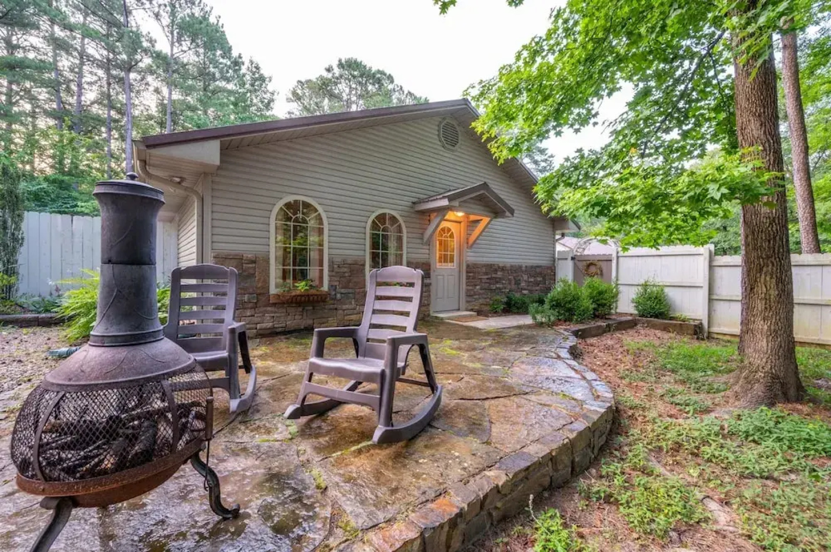 Rose Lane Cottage Studio With Game Room and Private Hot Tub by Redawning