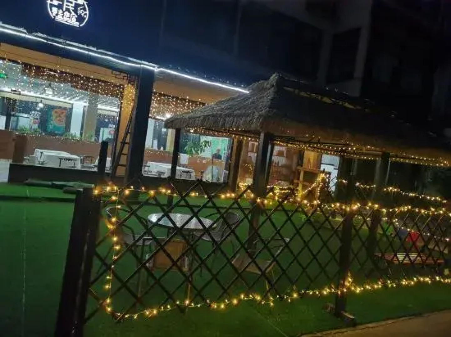 Sizhilian Homestay (Wuzhen Xizha Scenic Area)