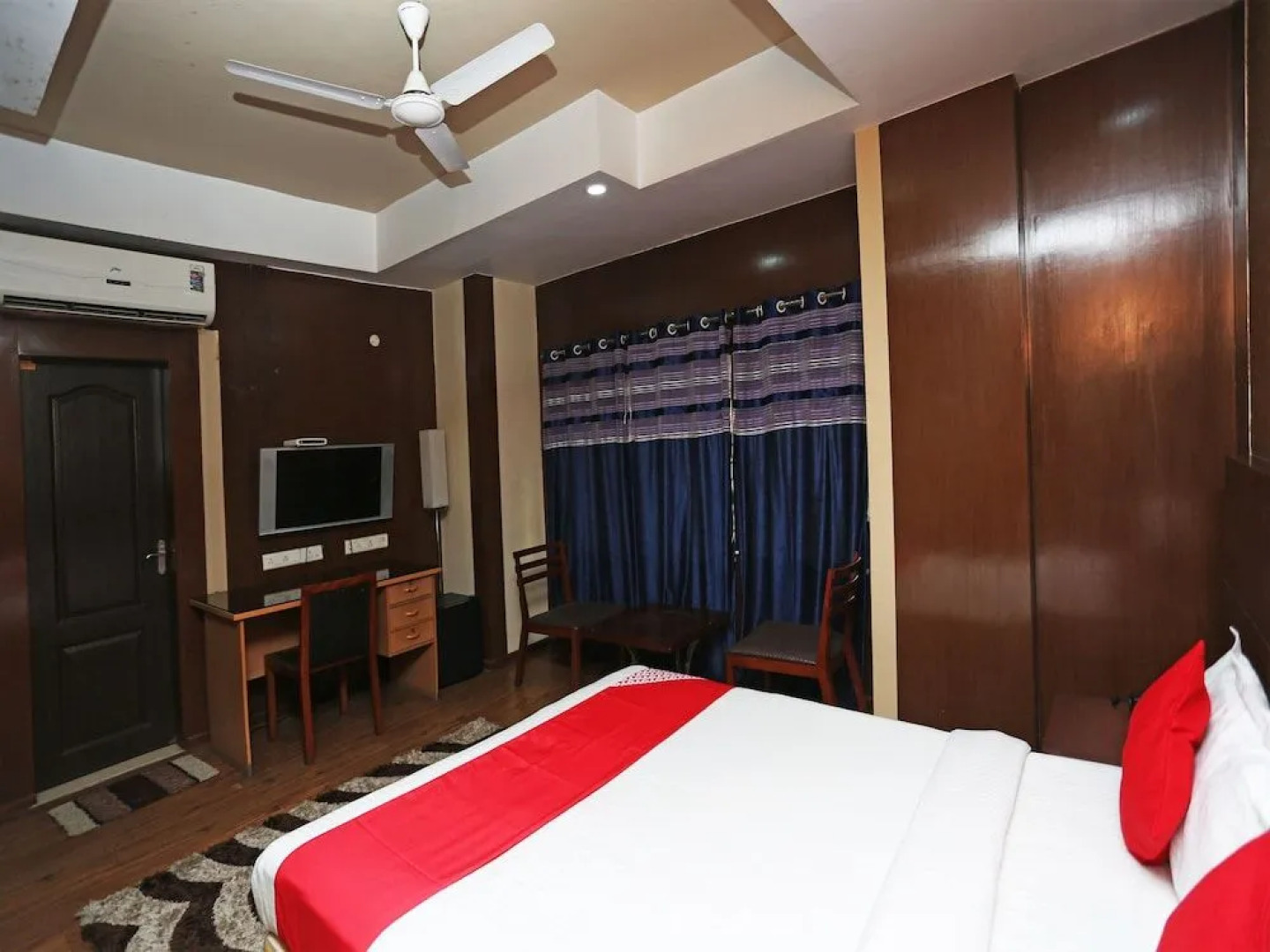 OYO 24855 Ambassador Hotel