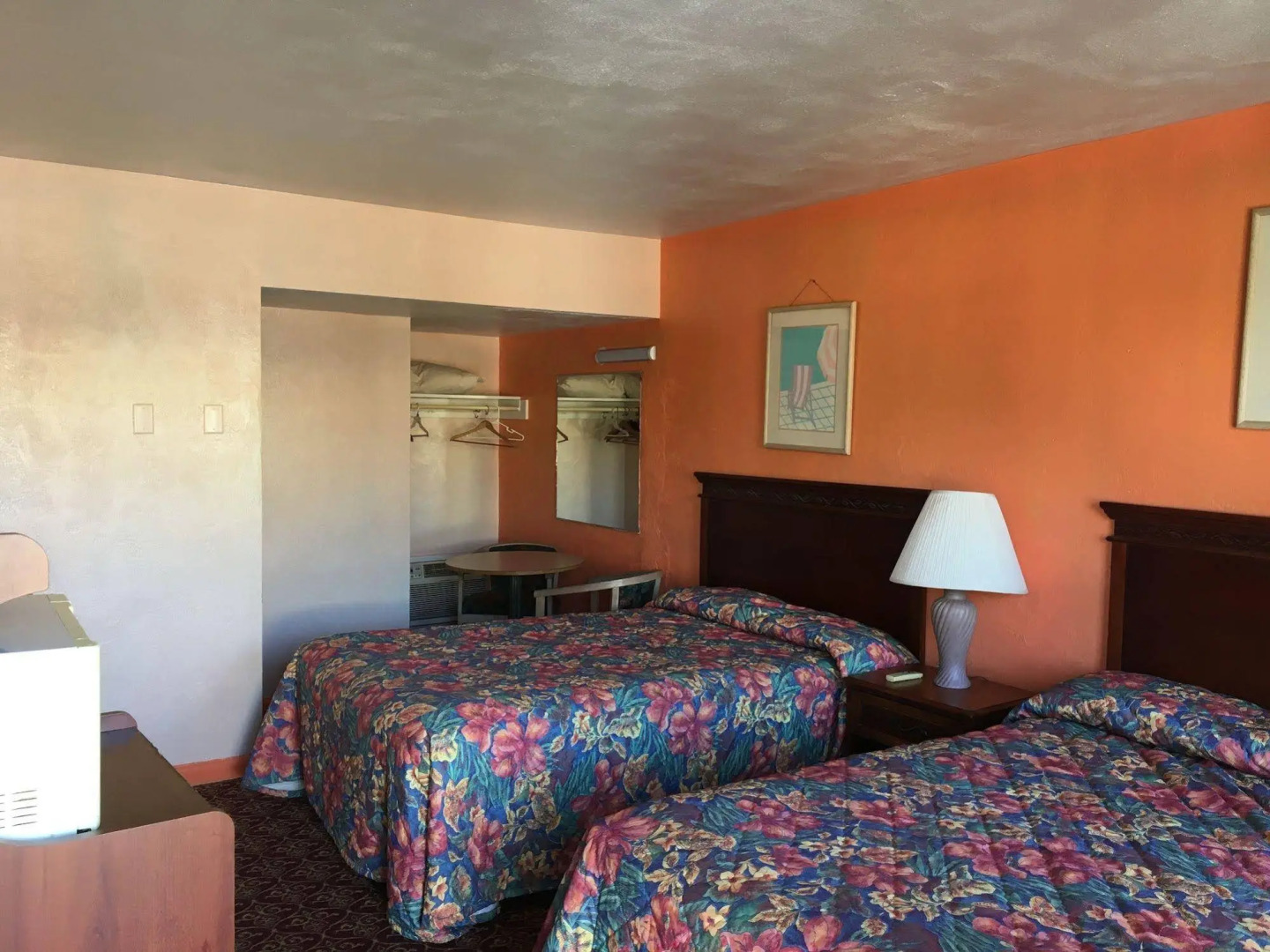 Fountain Inn & Suites