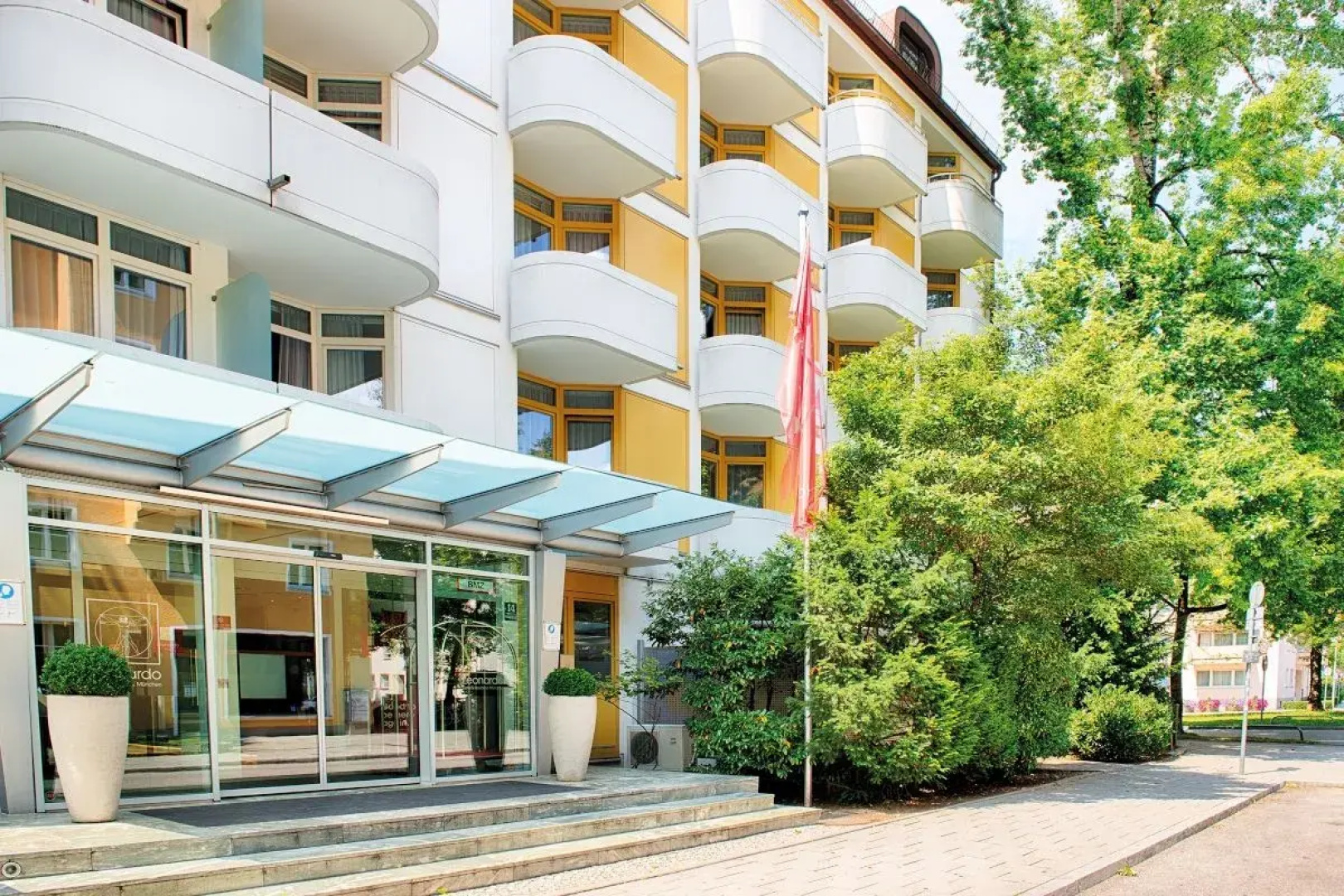 Leonardo Hotel & Residenz München